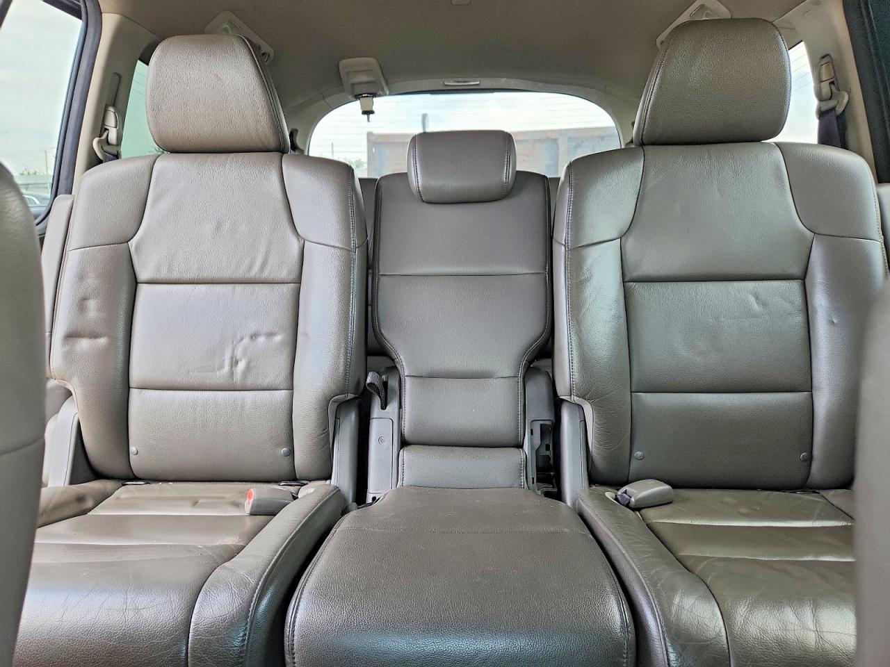 2012 Honda Odyssey Touring Gray vin: 5FNRL5H9XCB058475