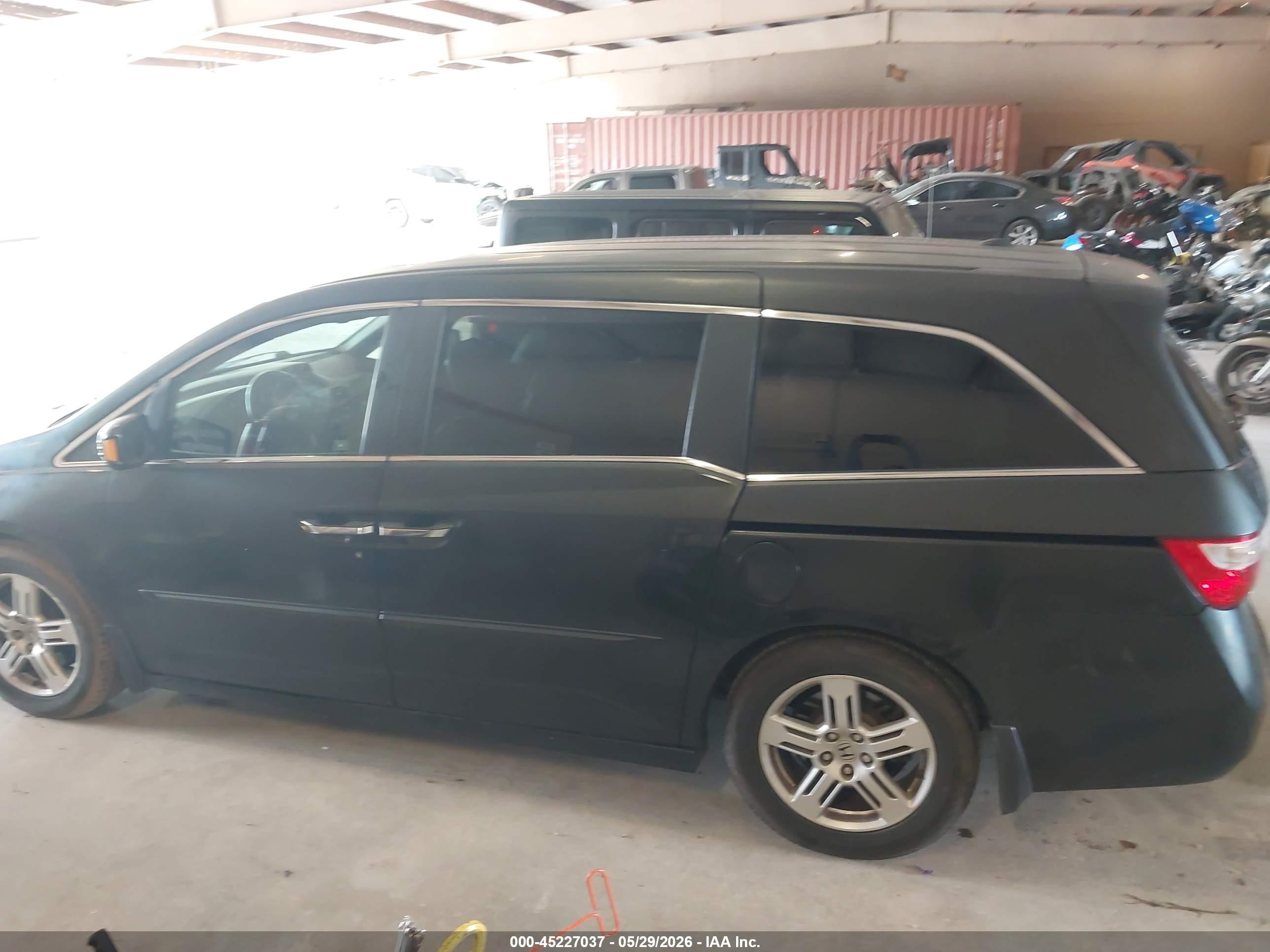 2012 Honda Odyssey Touring/touring Elite Черный vin: 5FNRL5H9XCB064146