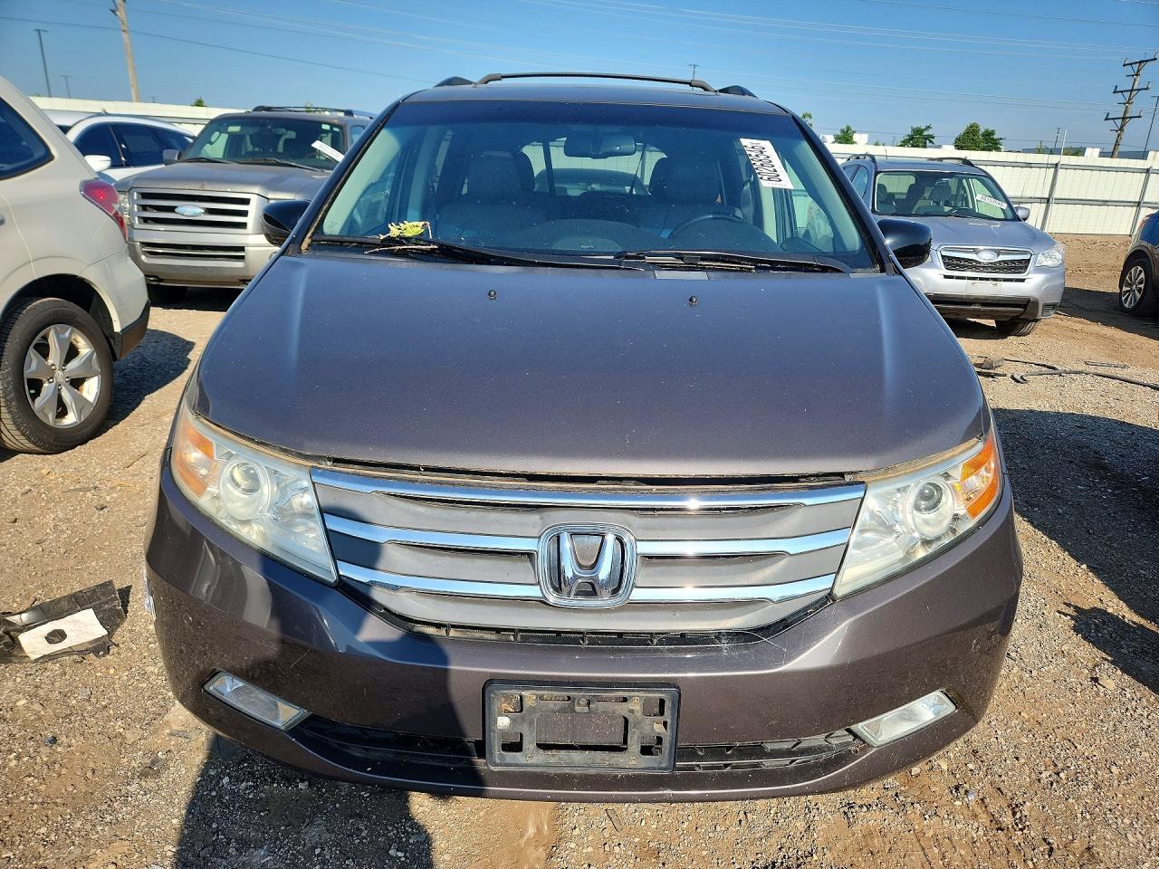 2012 Honda Odyssey Touring Gray vin: 5FNRL5H9XCB077639