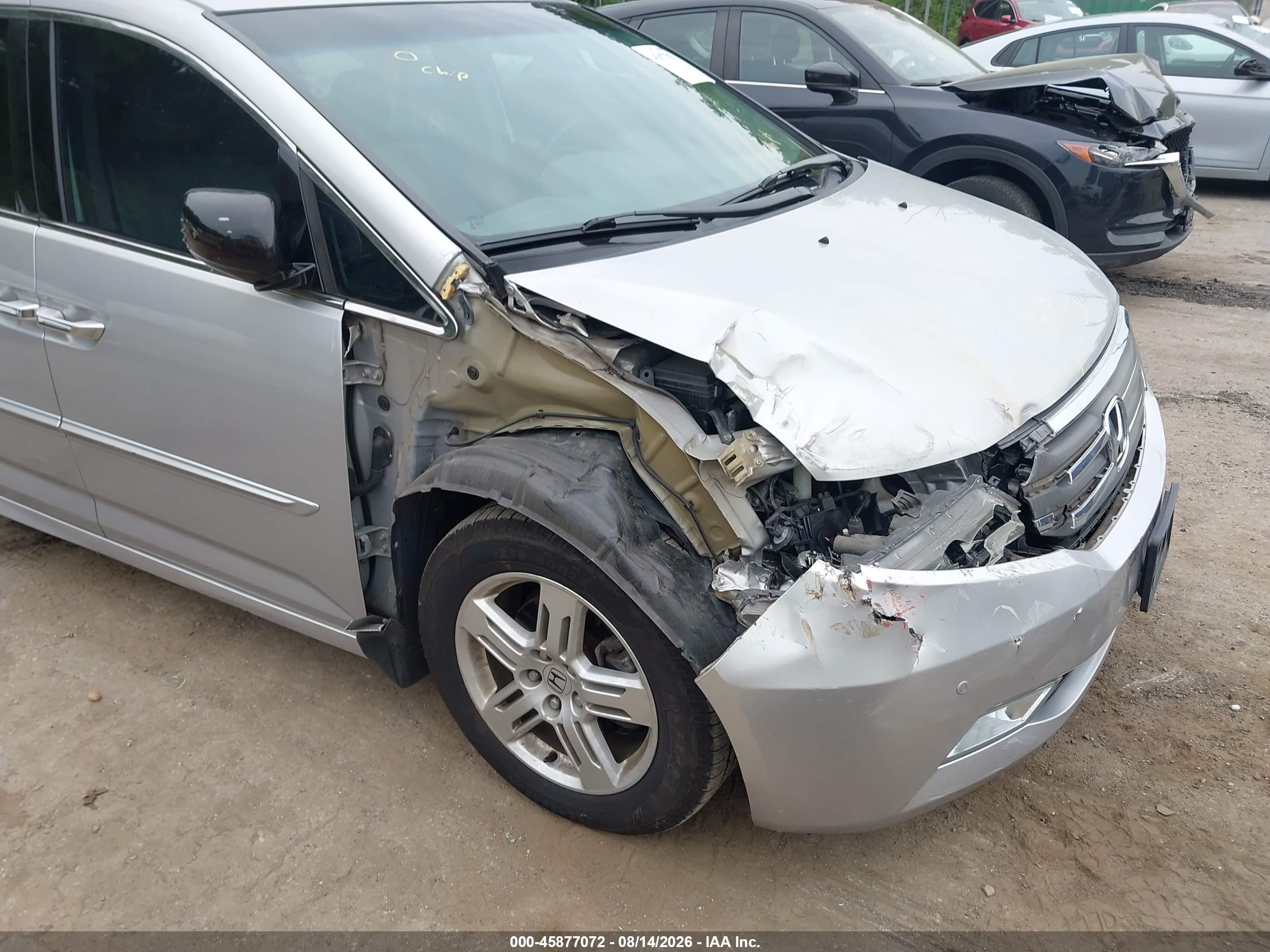 2012 Honda Odyssey Touring/touring Elite Silver vin: 5FNRL5H9XCB109912