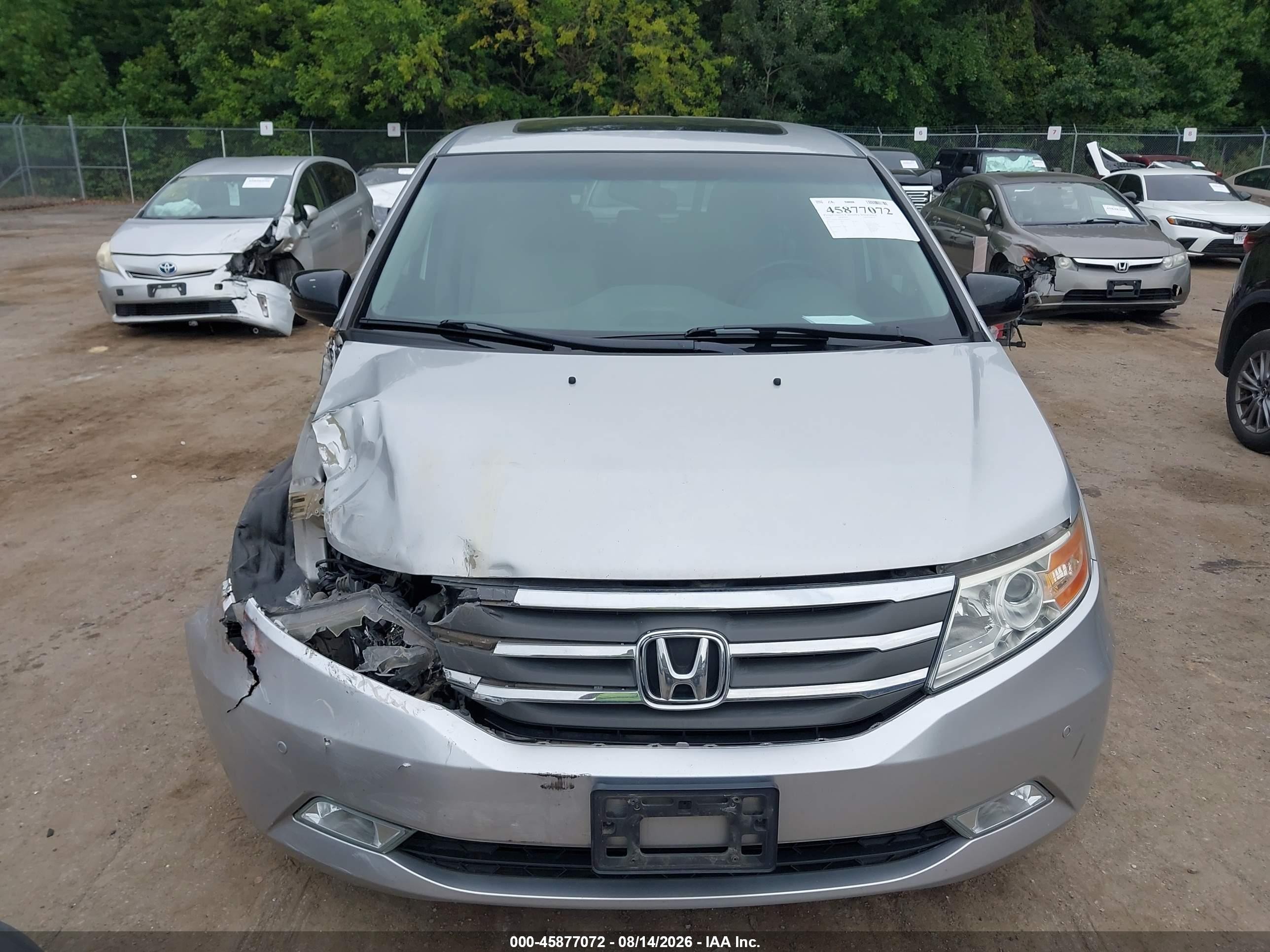 2012 Honda Odyssey Touring/touring Elite Silver vin: 5FNRL5H9XCB109912