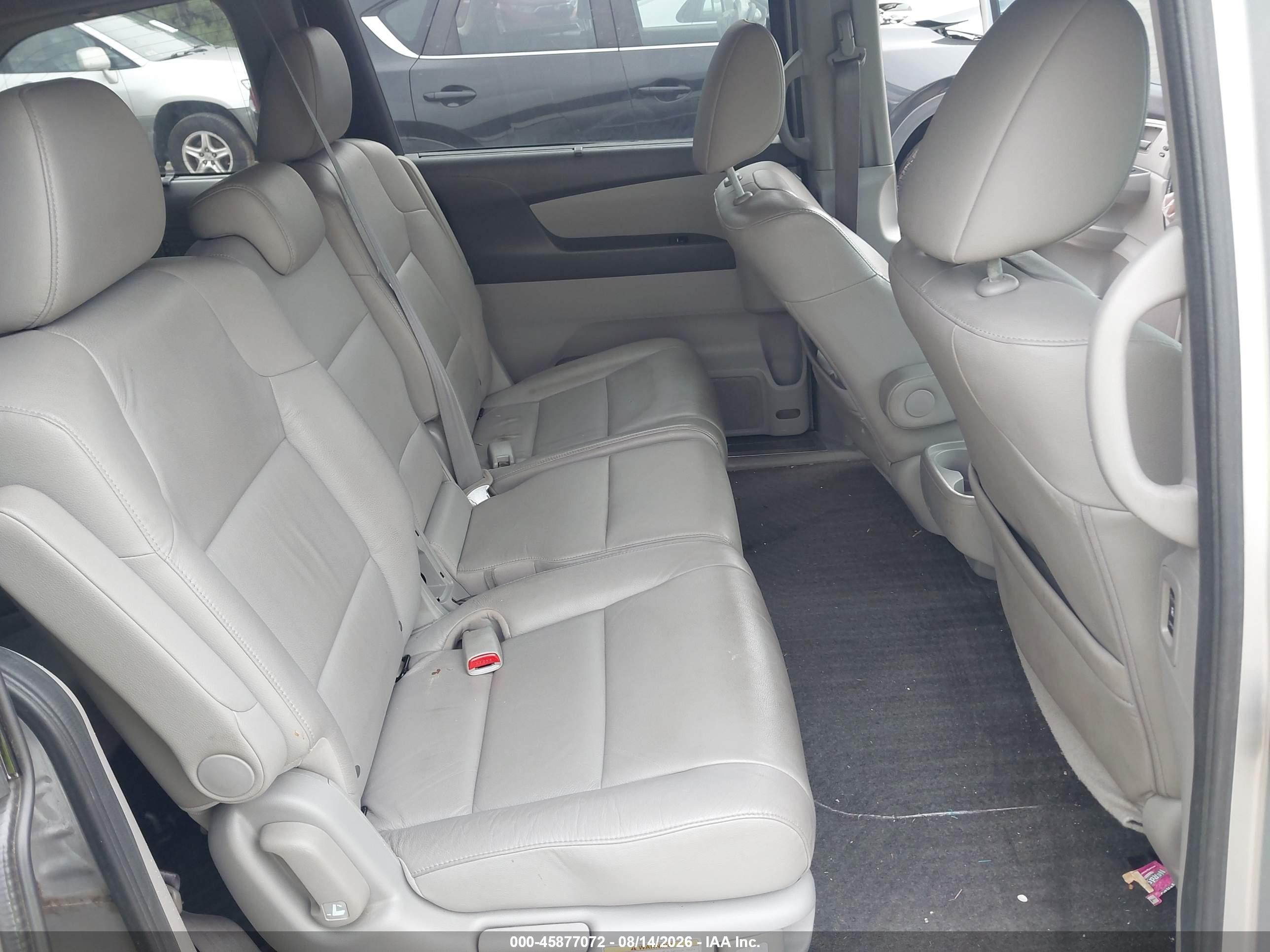 2012 Honda Odyssey Touring/touring Elite Silver vin: 5FNRL5H9XCB109912