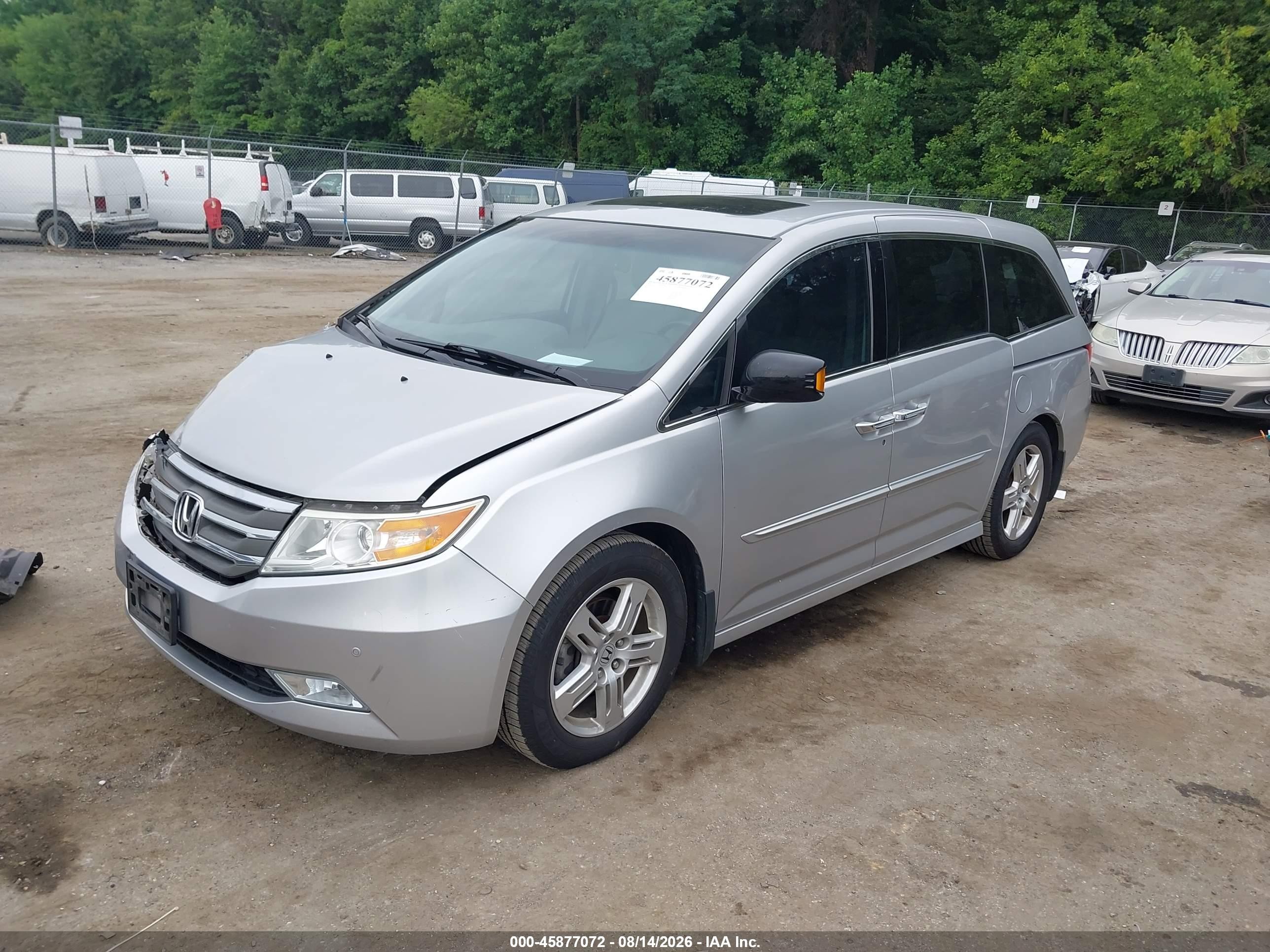 2012 Honda Odyssey Touring/touring Elite Silver vin: 5FNRL5H9XCB109912