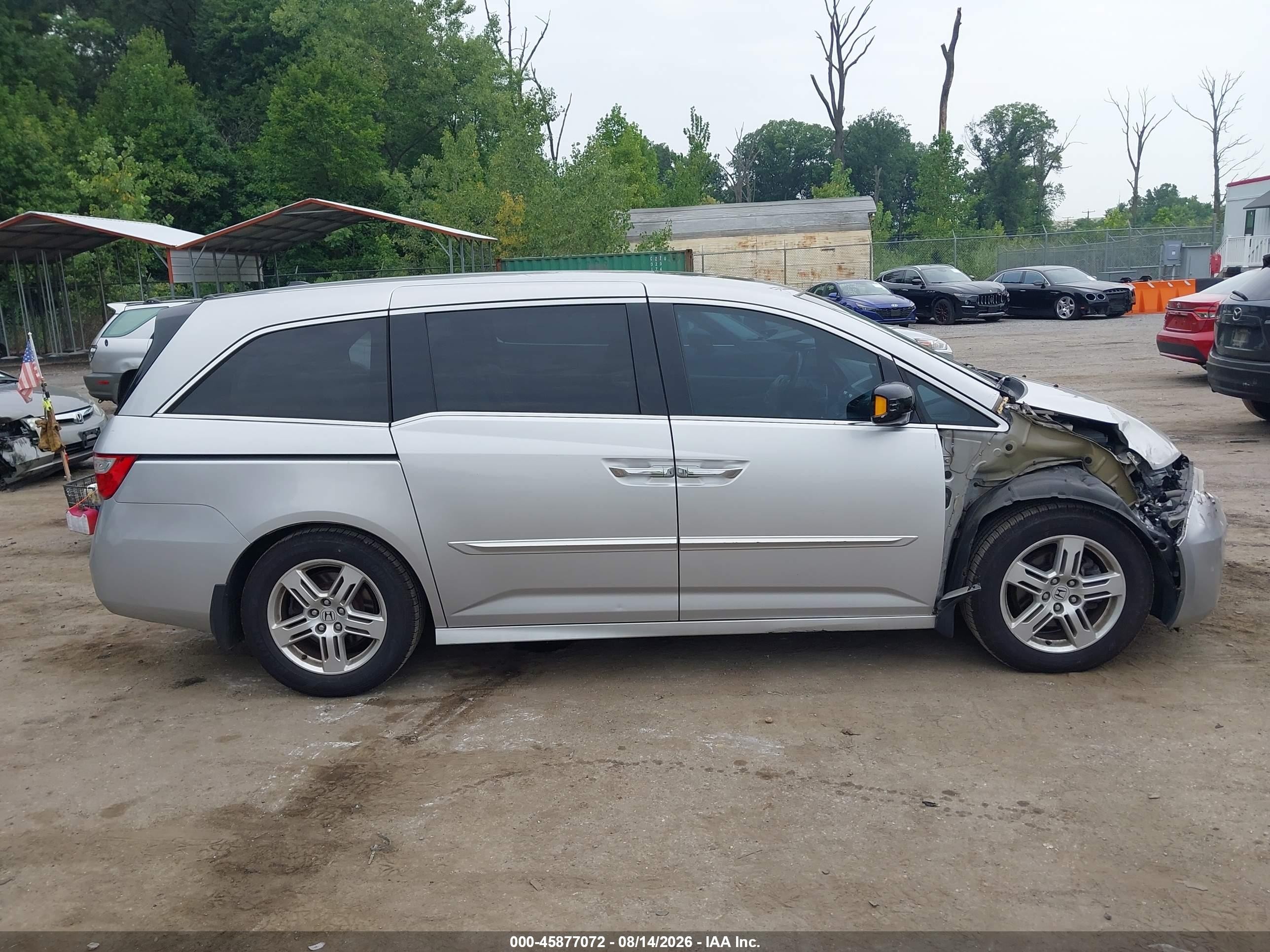 2012 Honda Odyssey Touring/touring Elite Silver vin: 5FNRL5H9XCB109912