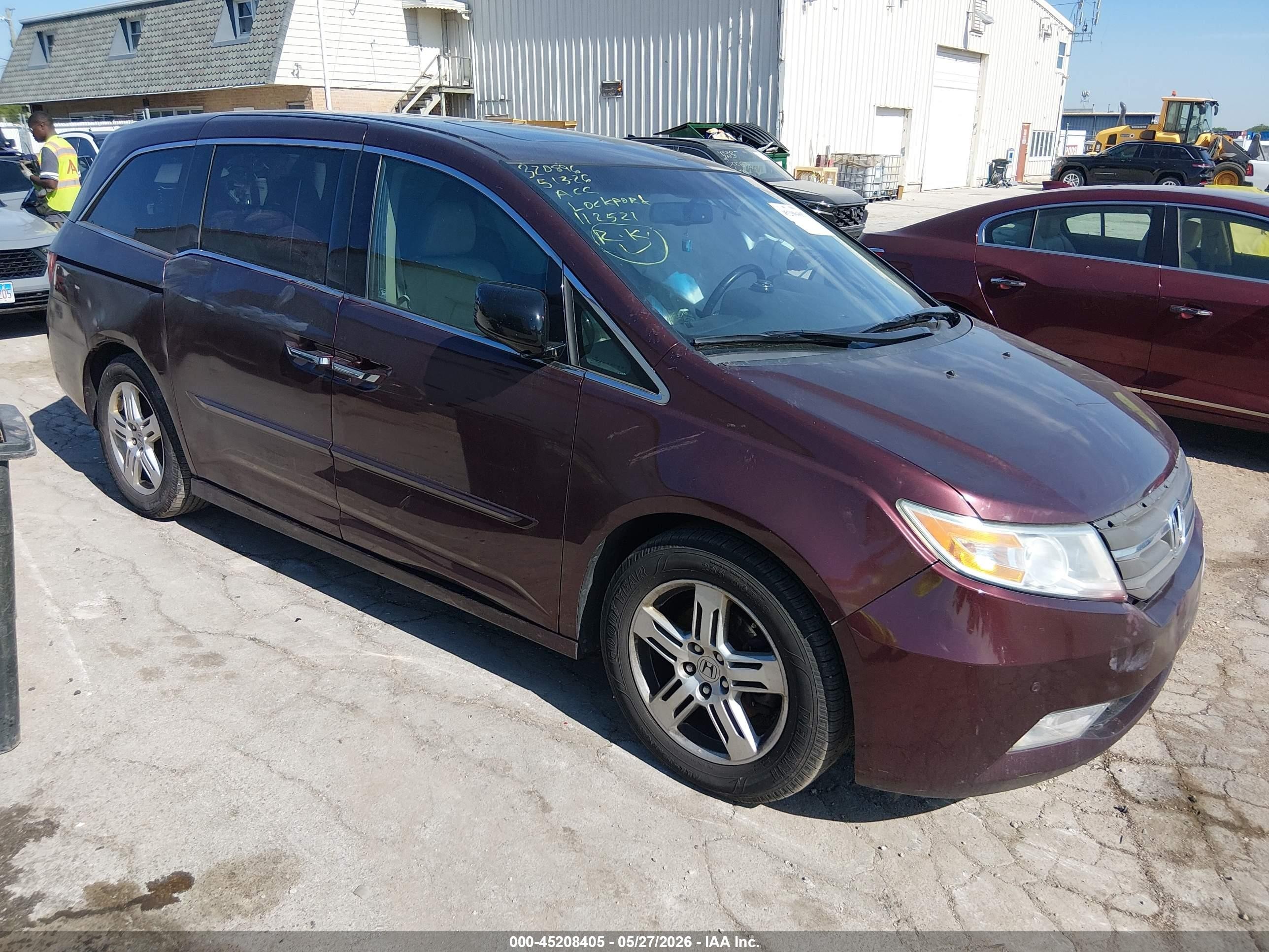 2012 Honda Odyssey Touring/touring Elite Maroon vin: 5FNRL5H9XCB112521