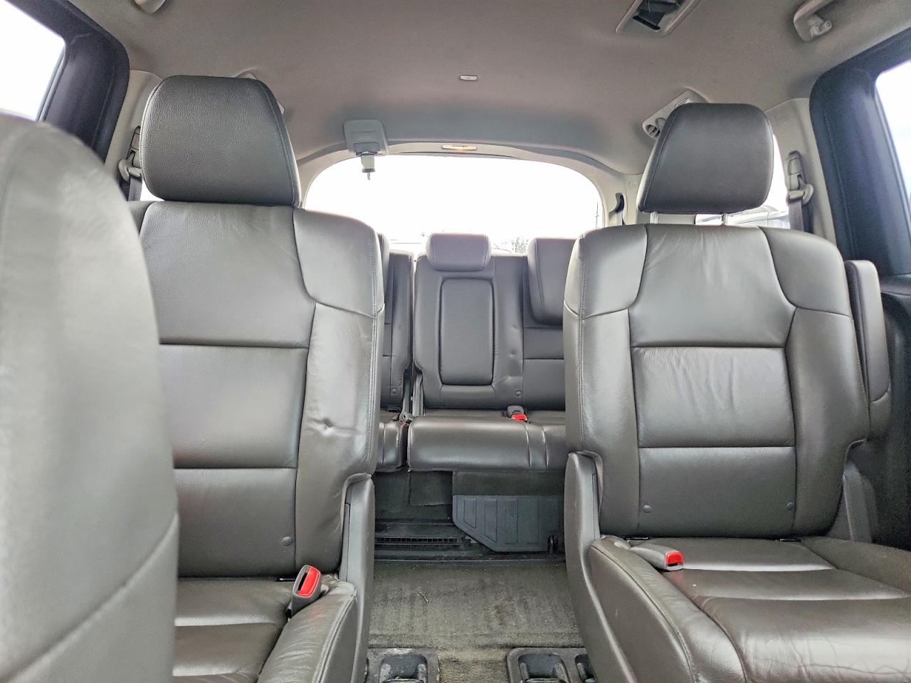 2012 Honda Odyssey Touring Silver vin: 5FNRL5H9XCB120795
