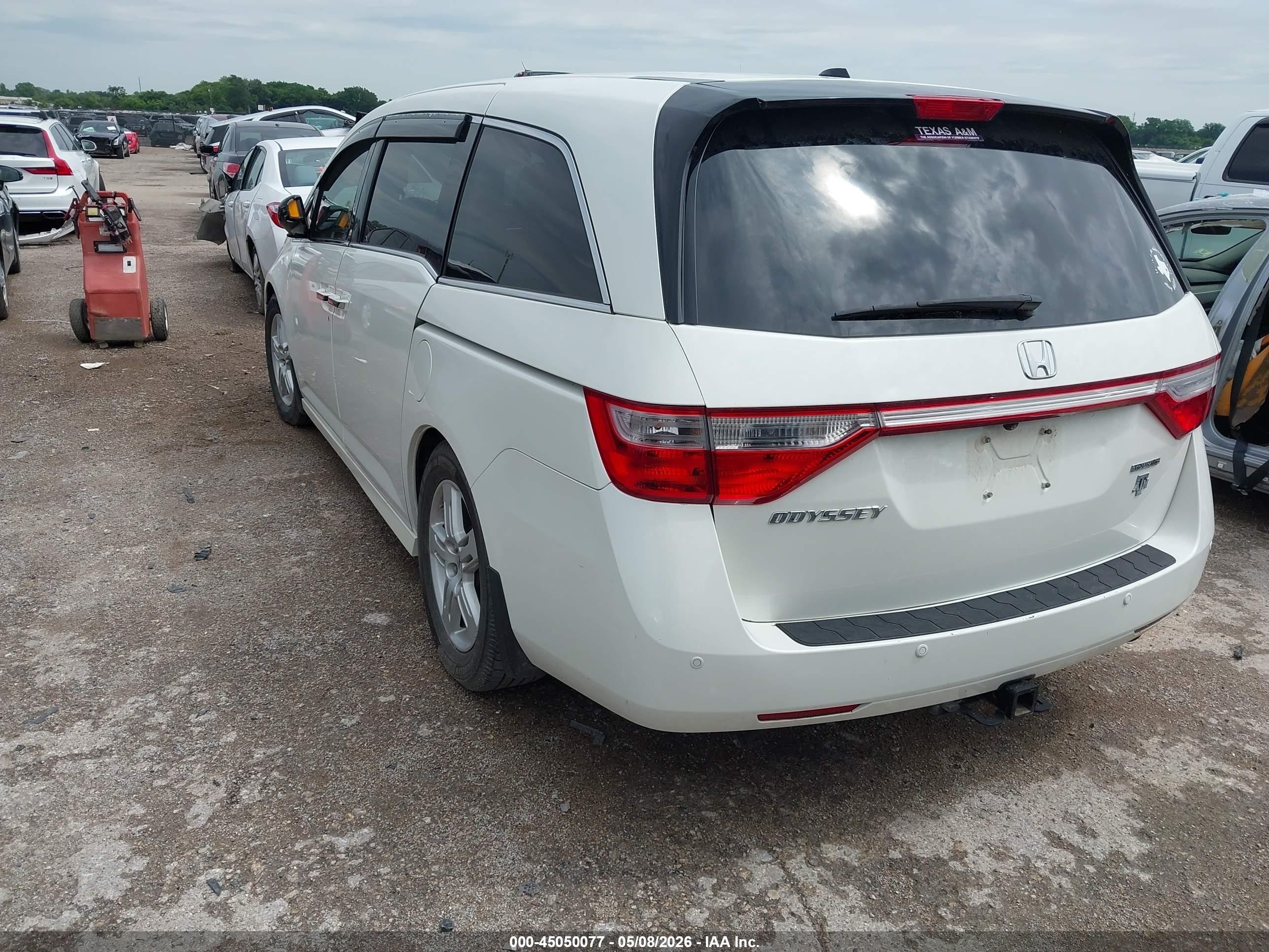 2012 Honda Odyssey Touring/touring Elite White vin: 5FNRL5H9XCB145566