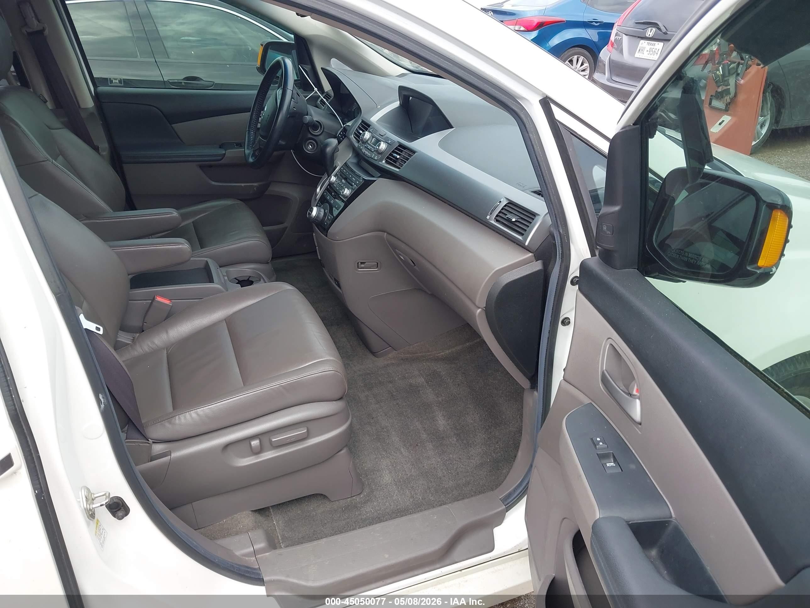 2012 Honda Odyssey Touring/touring Elite White vin: 5FNRL5H9XCB145566