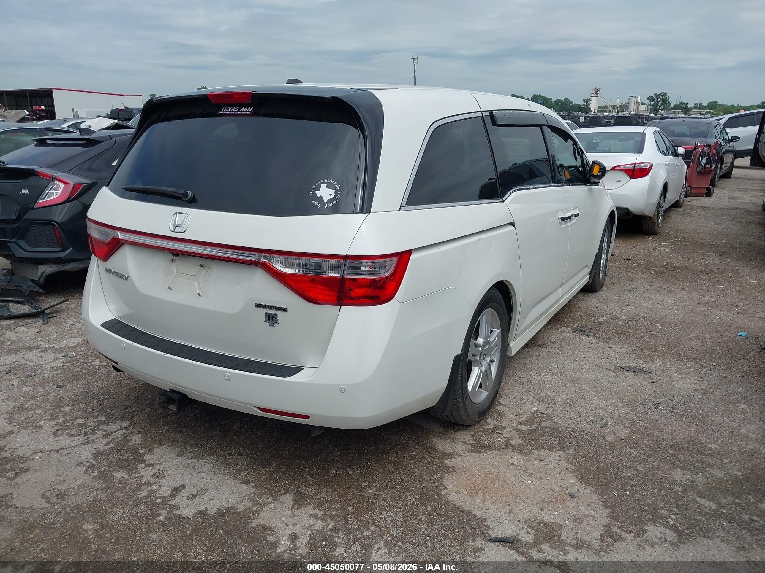 2012 Honda Odyssey Touring/touring Elite White vin: 5FNRL5H9XCB145566