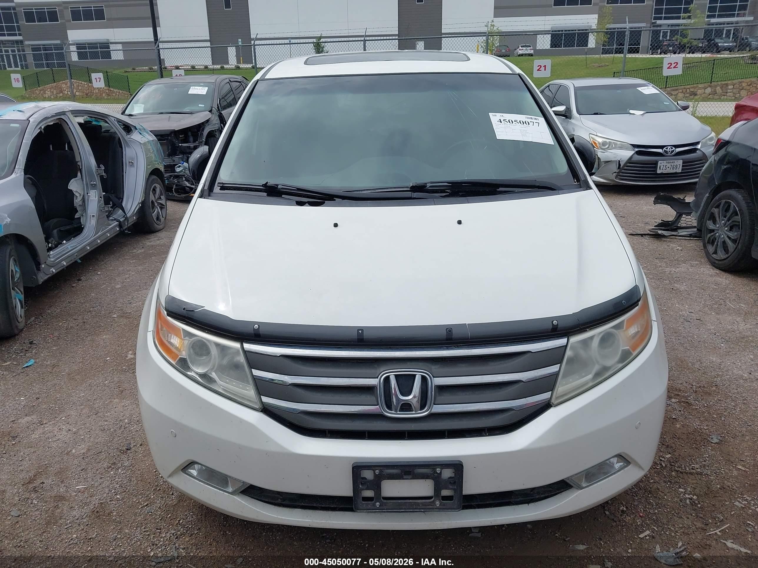 2012 Honda Odyssey Touring/touring Elite White vin: 5FNRL5H9XCB145566