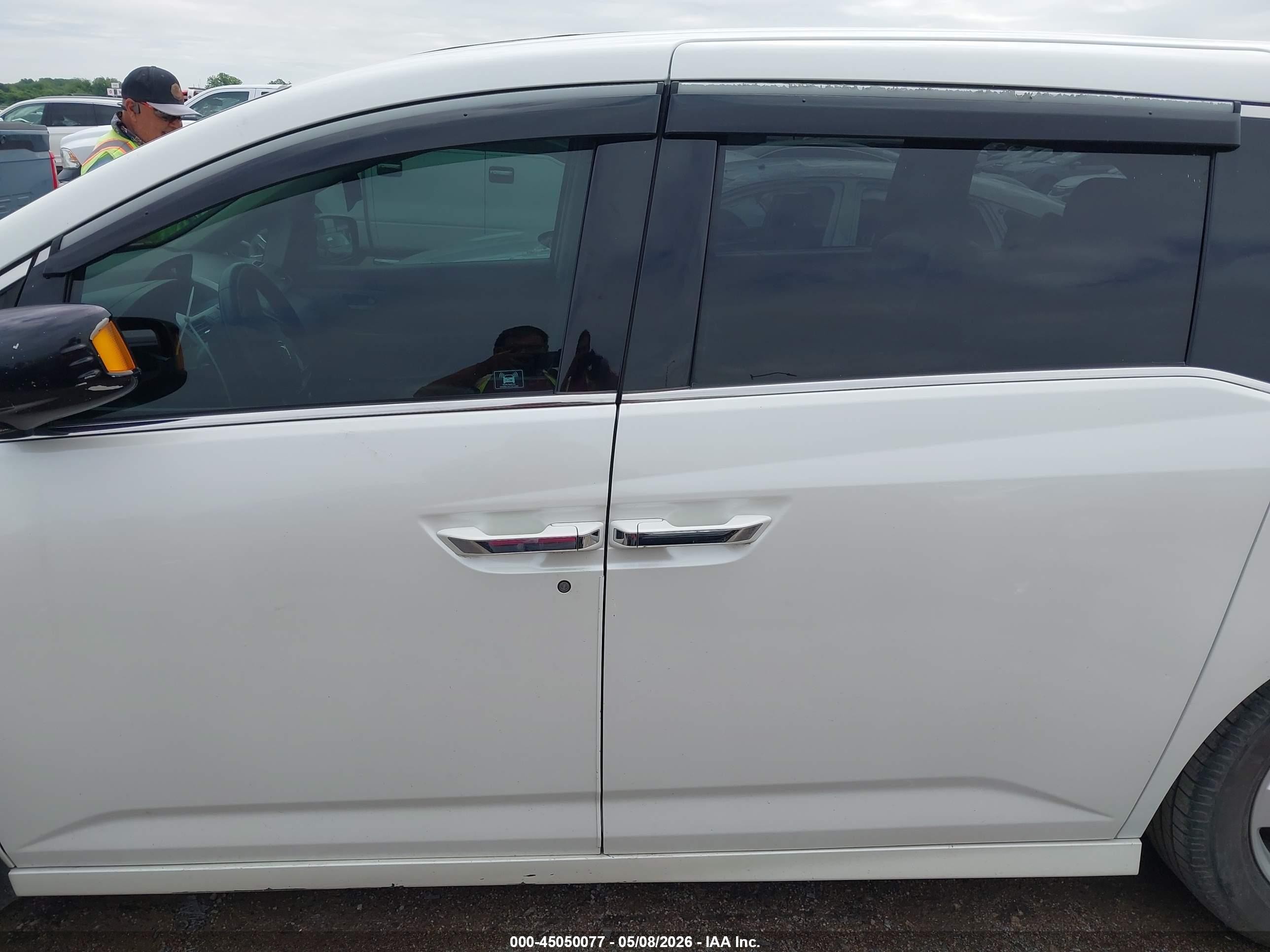 2012 Honda Odyssey Touring/touring Elite White vin: 5FNRL5H9XCB145566