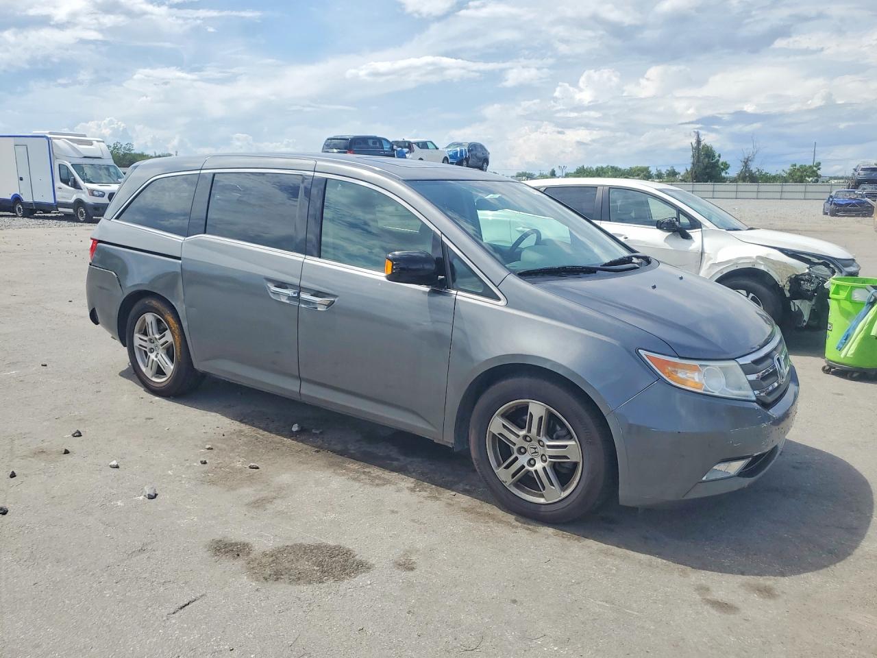 2013 Honda Odyssey Touring Серый vin: 5FNRL5H9XDB009987
