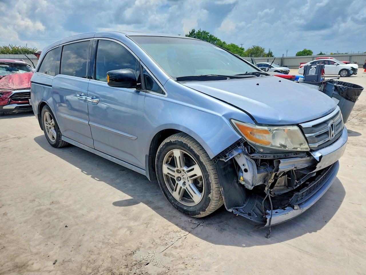 2013 Honda Odyssey Touring Blue vin: 5FNRL5H9XDB015420