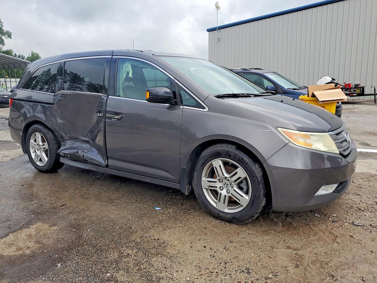 2013 Honda Odyssey Touring Gray vin: 5FNRL5H9XDB034985