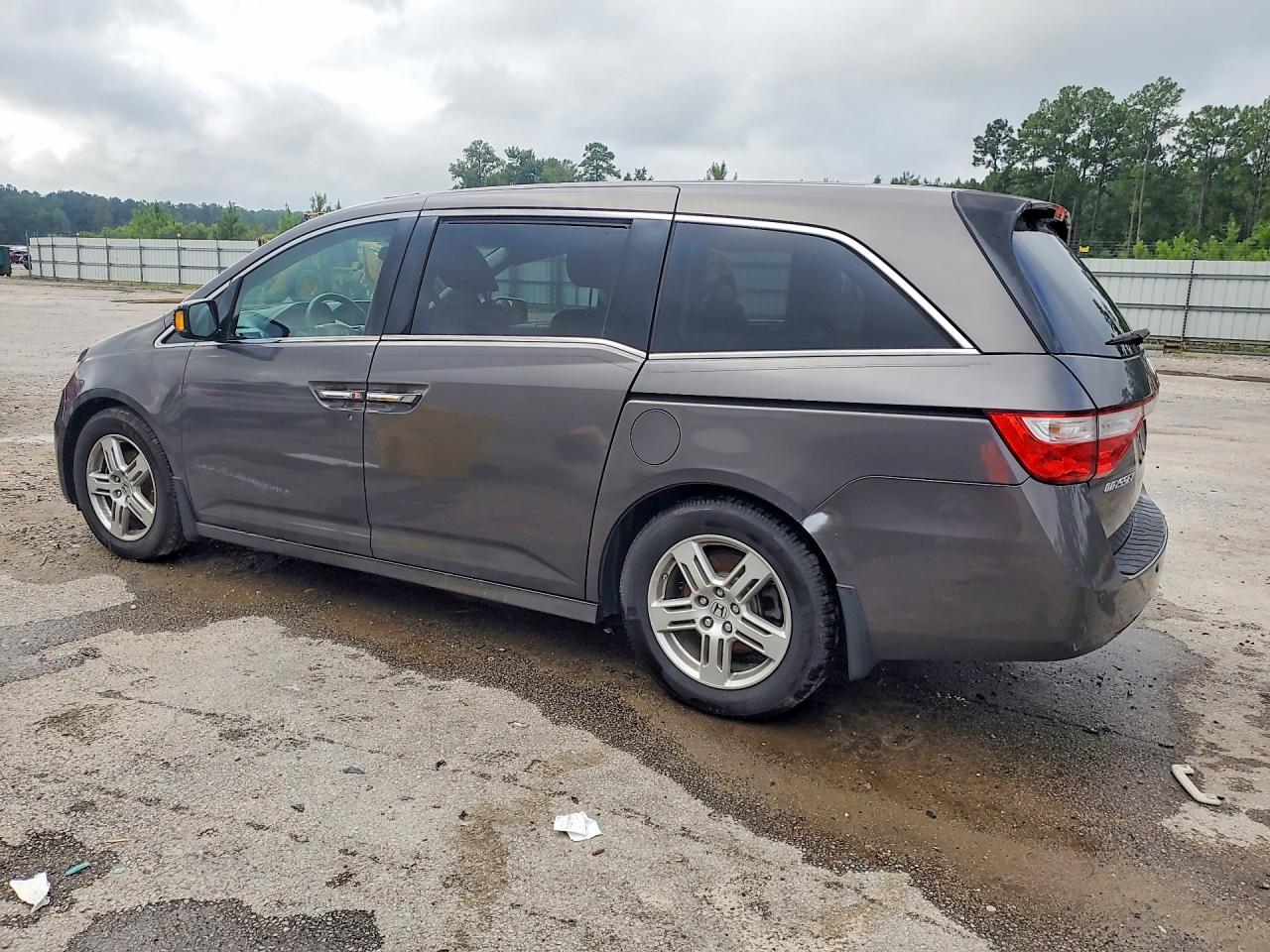 2013 Honda Odyssey Touring Gray vin: 5FNRL5H9XDB034985