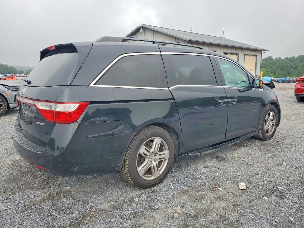2013 Honda Odyssey Touring Black vin: 5FNRL5H9XDB045050