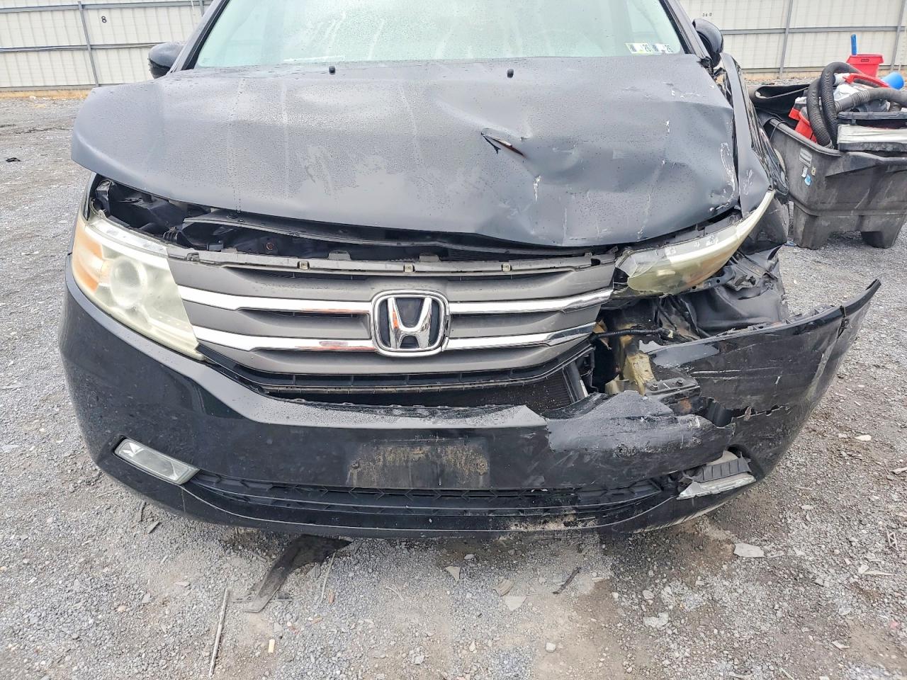 2013 Honda Odyssey Touring Black vin: 5FNRL5H9XDB045050