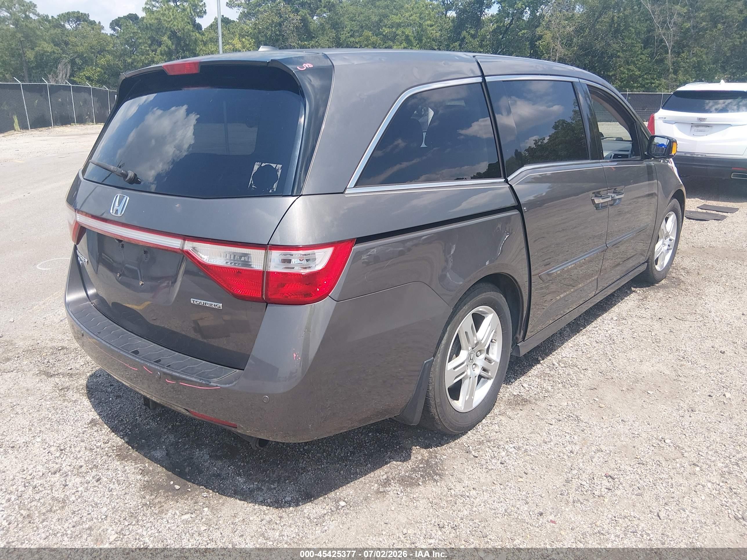 2013 Honda Odyssey Touring/touring Elite Gray vin: 5FNRL5H9XDB089257