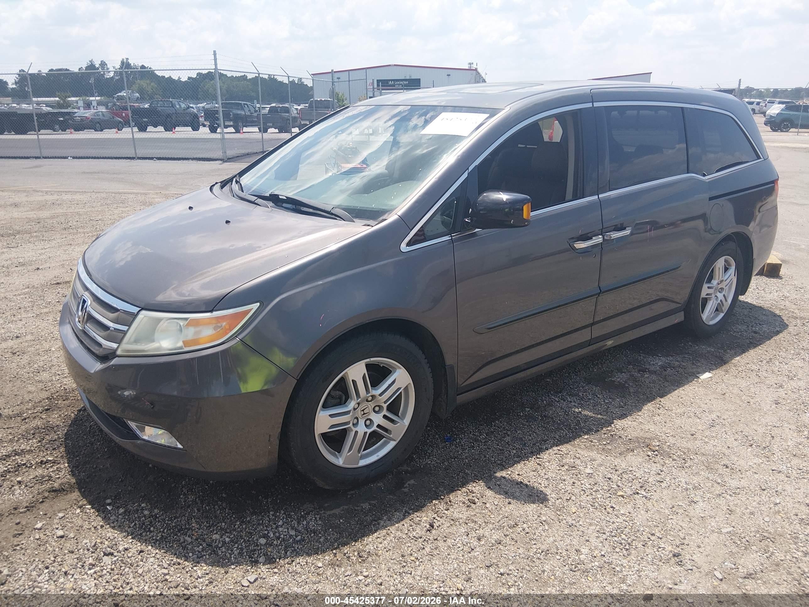 2013 Honda Odyssey Touring/touring Elite Gray vin: 5FNRL5H9XDB089257