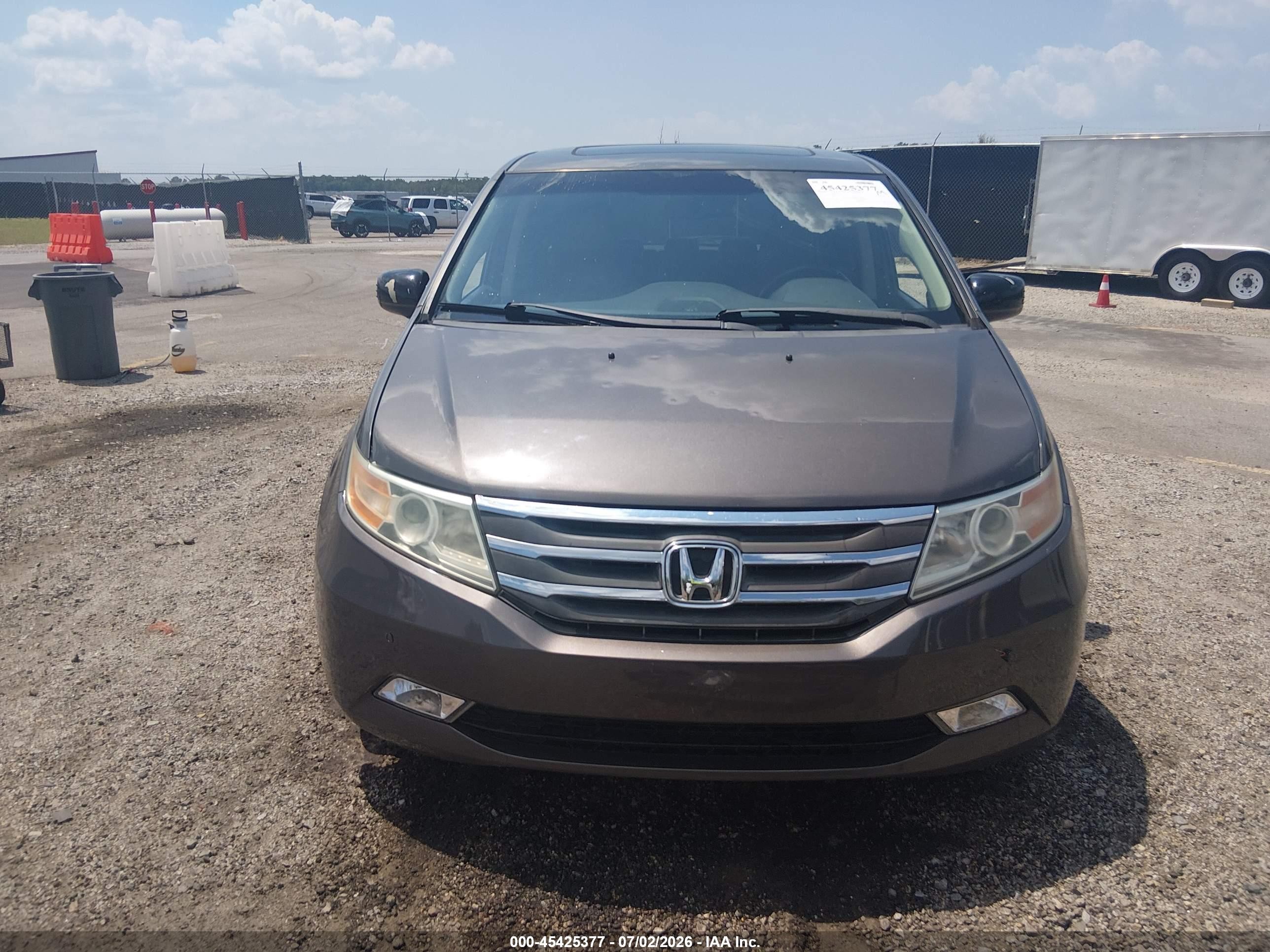 2013 Honda Odyssey Touring/touring Elite Gray vin: 5FNRL5H9XDB089257