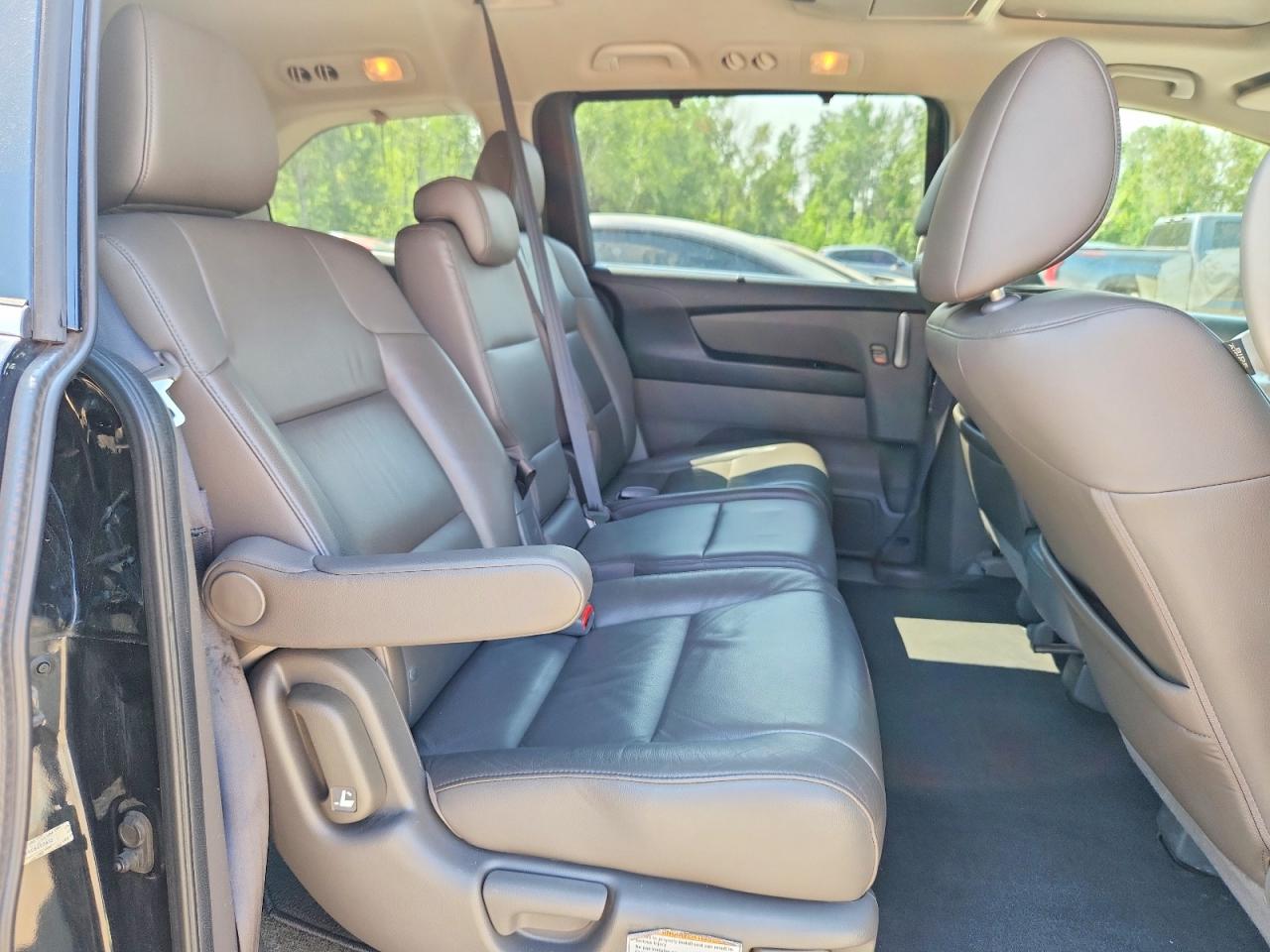 2013 Honda Odyssey Touring Black vin: 5FNRL5H9XDB503413