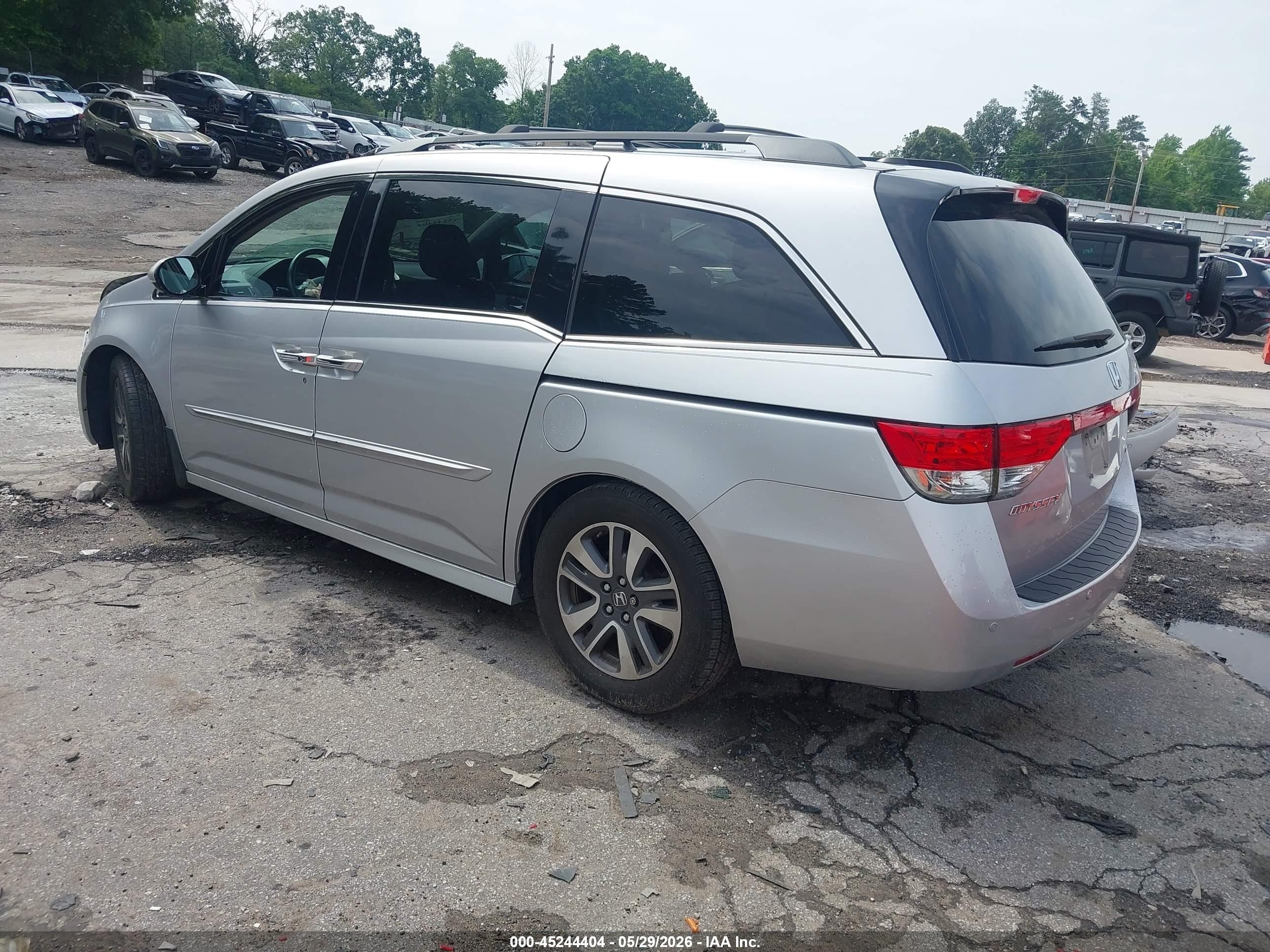 2014 Honda Odyssey Touring/touring Elite Silver vin: 5FNRL5H9XEB077370