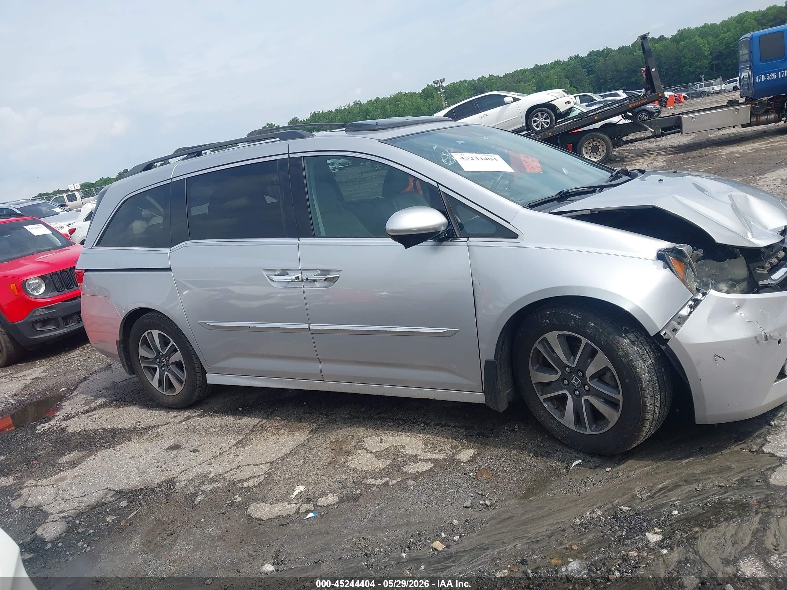 2014 Honda Odyssey Touring/touring Elite Silver vin: 5FNRL5H9XEB077370