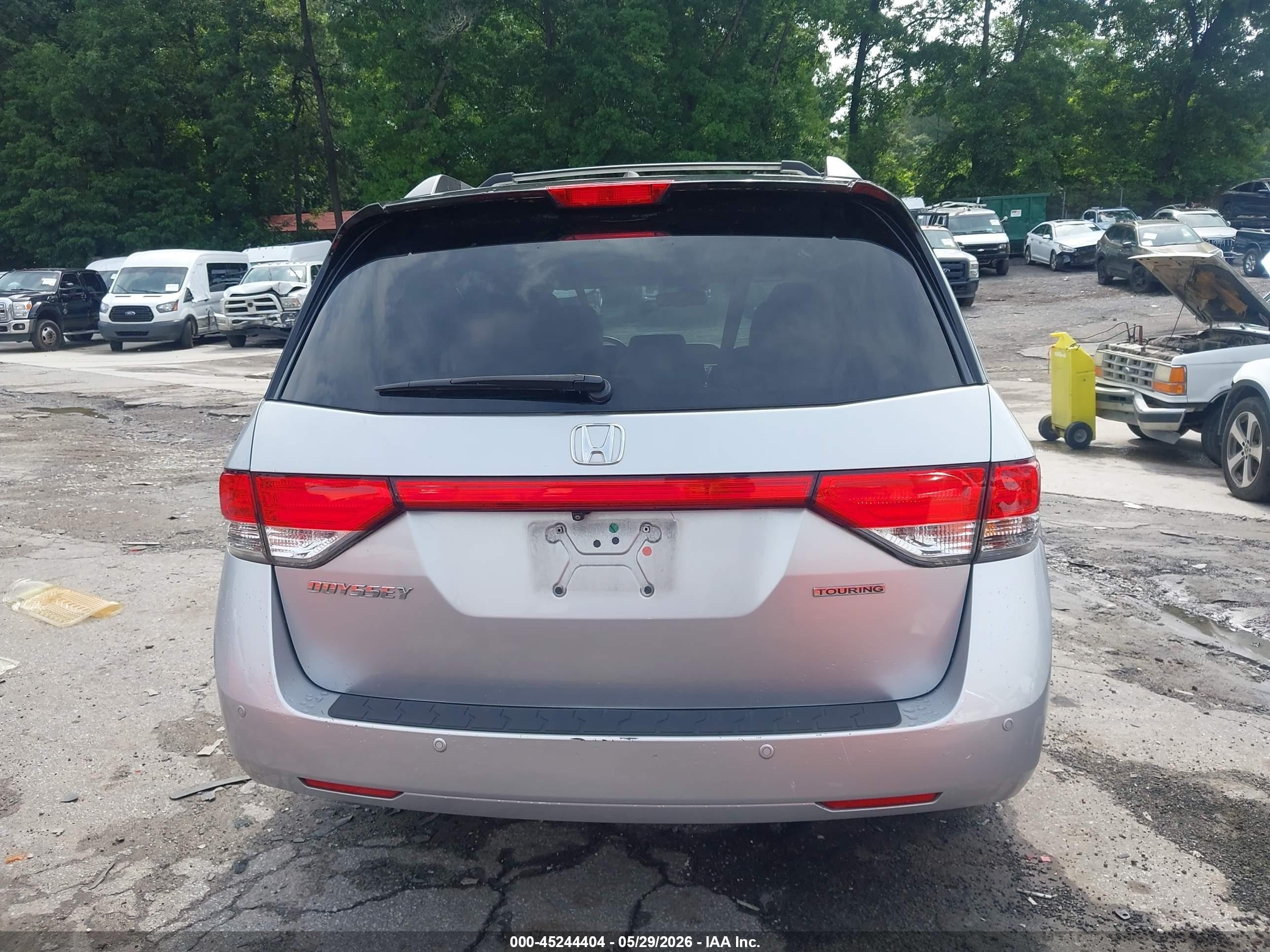 2014 Honda Odyssey Touring/touring Elite Silver vin: 5FNRL5H9XEB077370