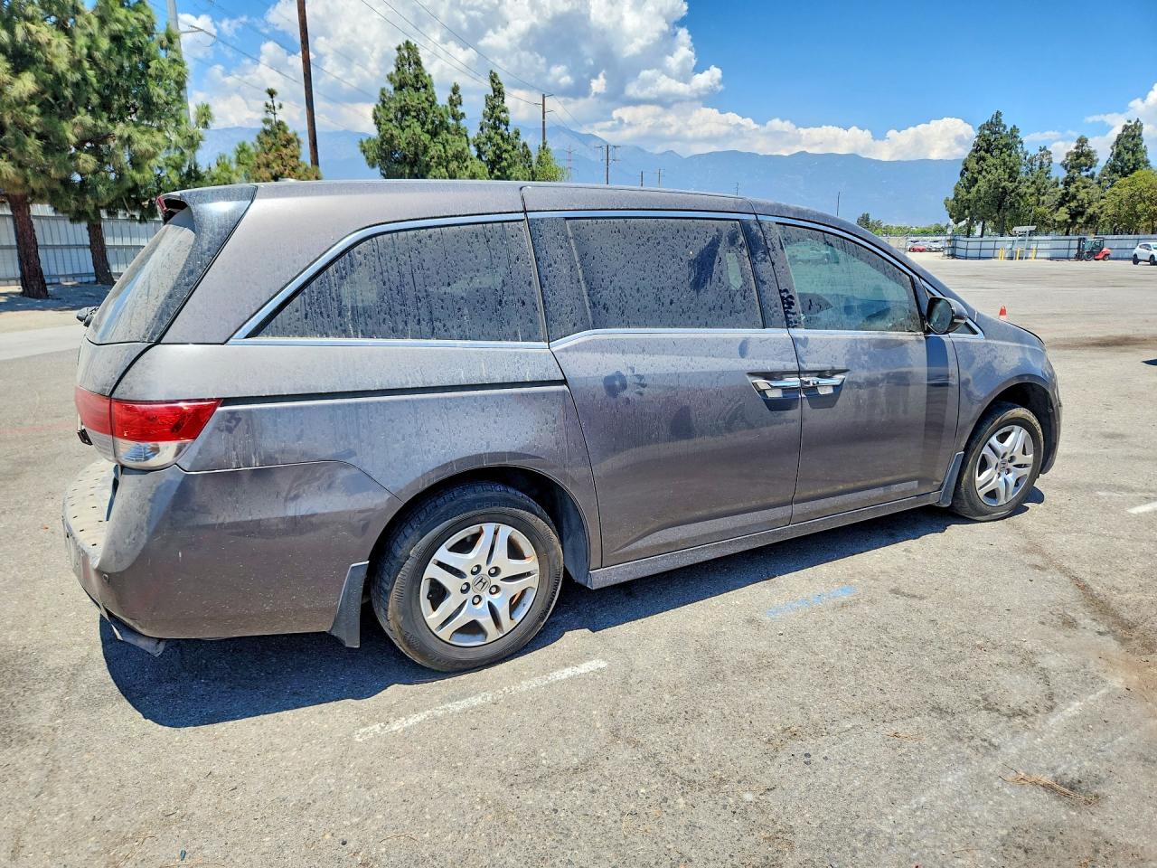 2014 Honda Odyssey Touring/touring Elite Charcoal vin: 5FNRL5H9XEB093231
