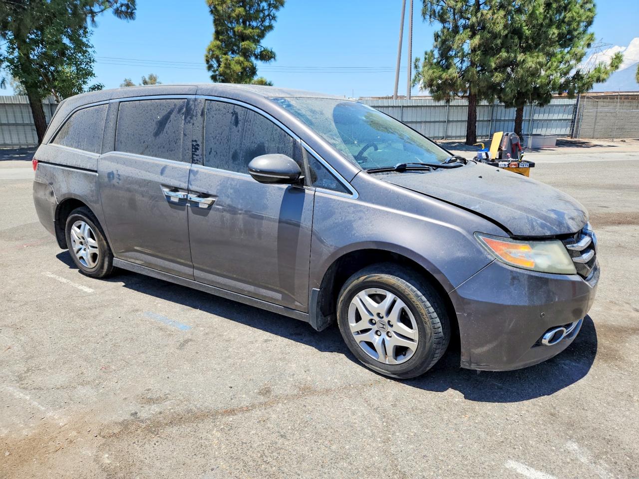 2014 Honda Odyssey Touring/touring Elite Charcoal vin: 5FNRL5H9XEB093231
