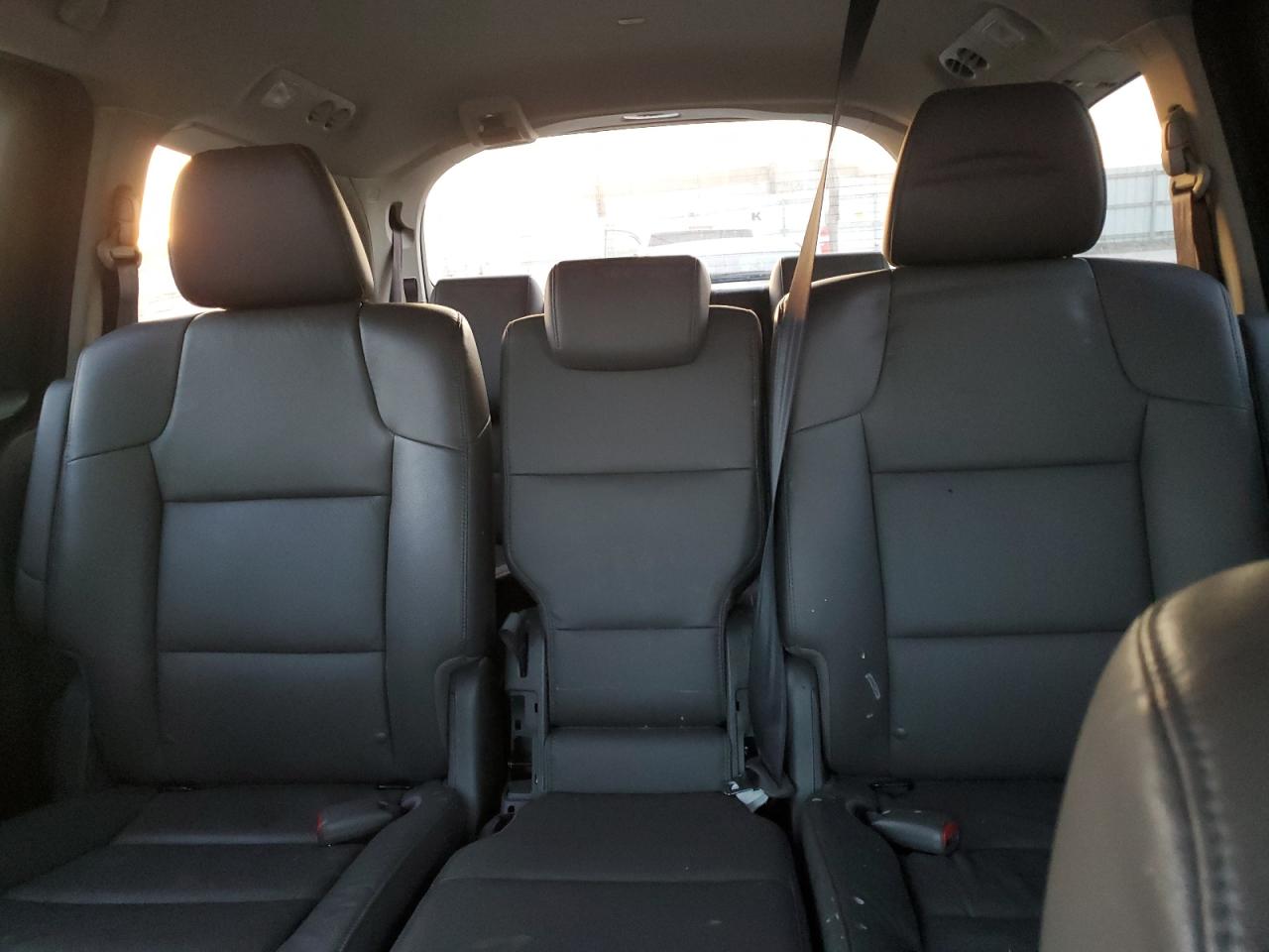 2014 Honda Odyssey Touring Gray vin: 5FNRL5H9XEB106205