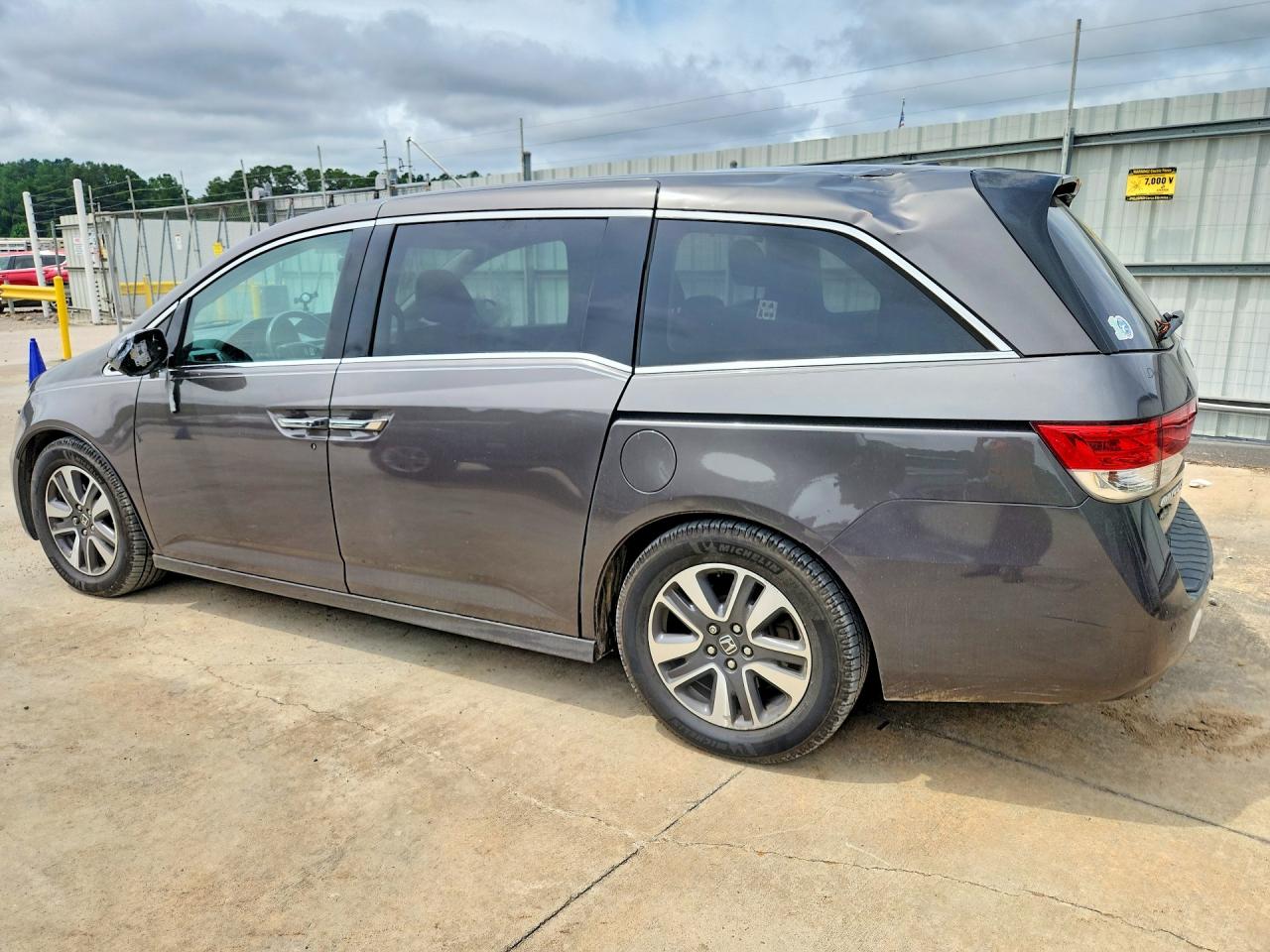 2014 Honda Odyssey Touring Gray vin: 5FNRL5H9XEB125451