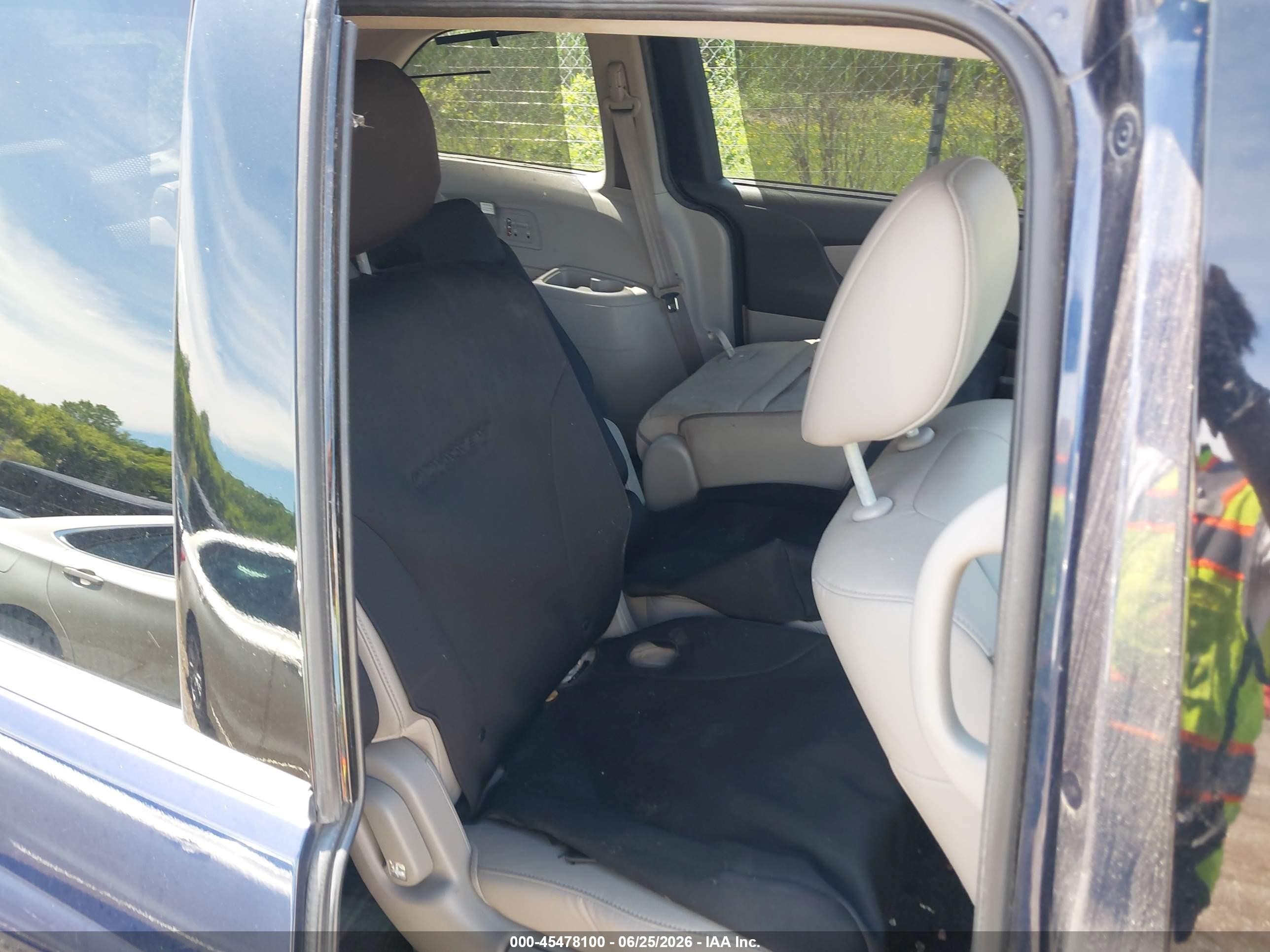 2014 Honda Odyssey Touring/touring Elite Dark Blue vin: 5FNRL5H9XEB133159