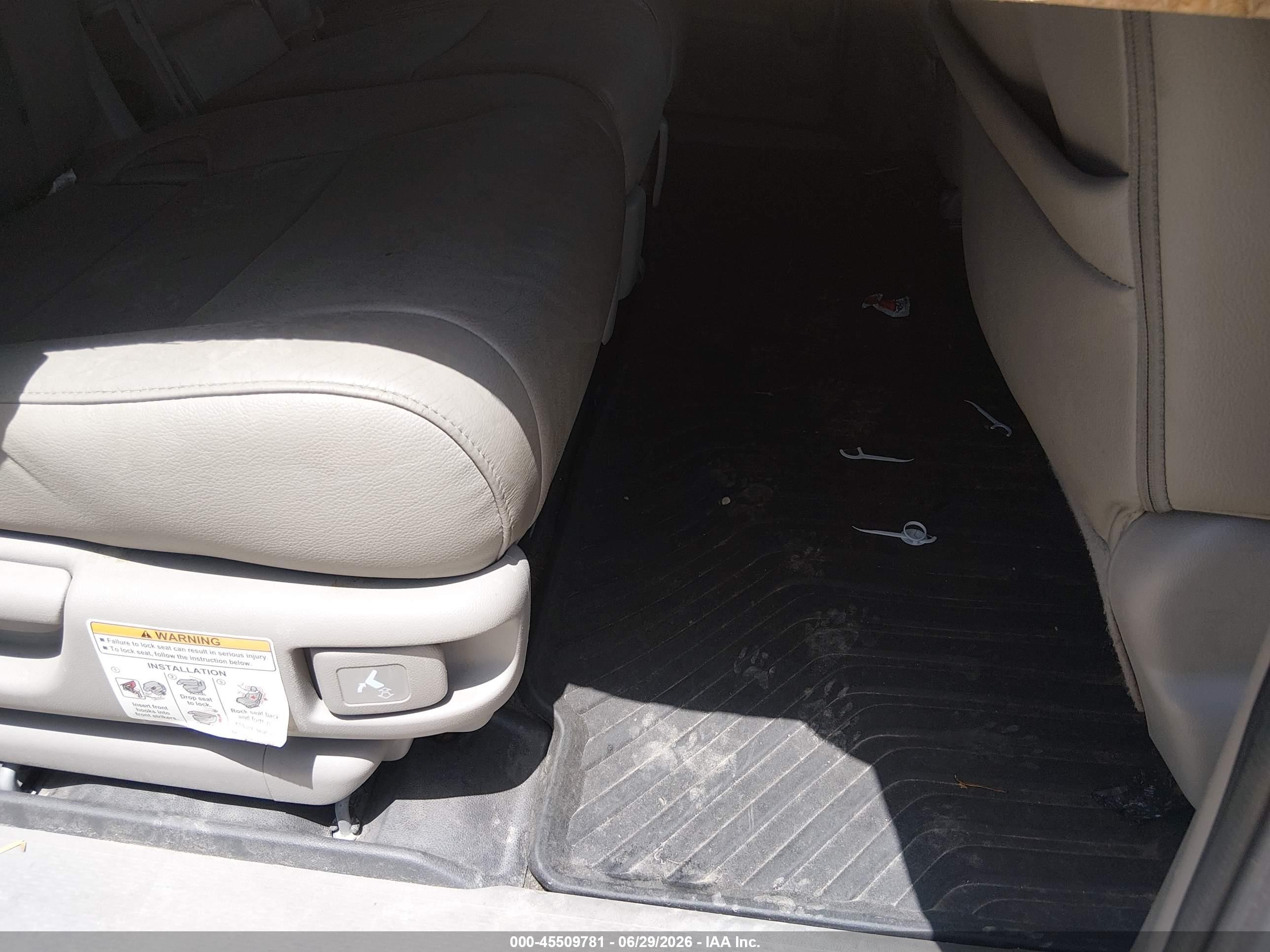 2015 Honda Odyssey Touring/touring Elite Silver vin: 5FNRL5H9XFB021981