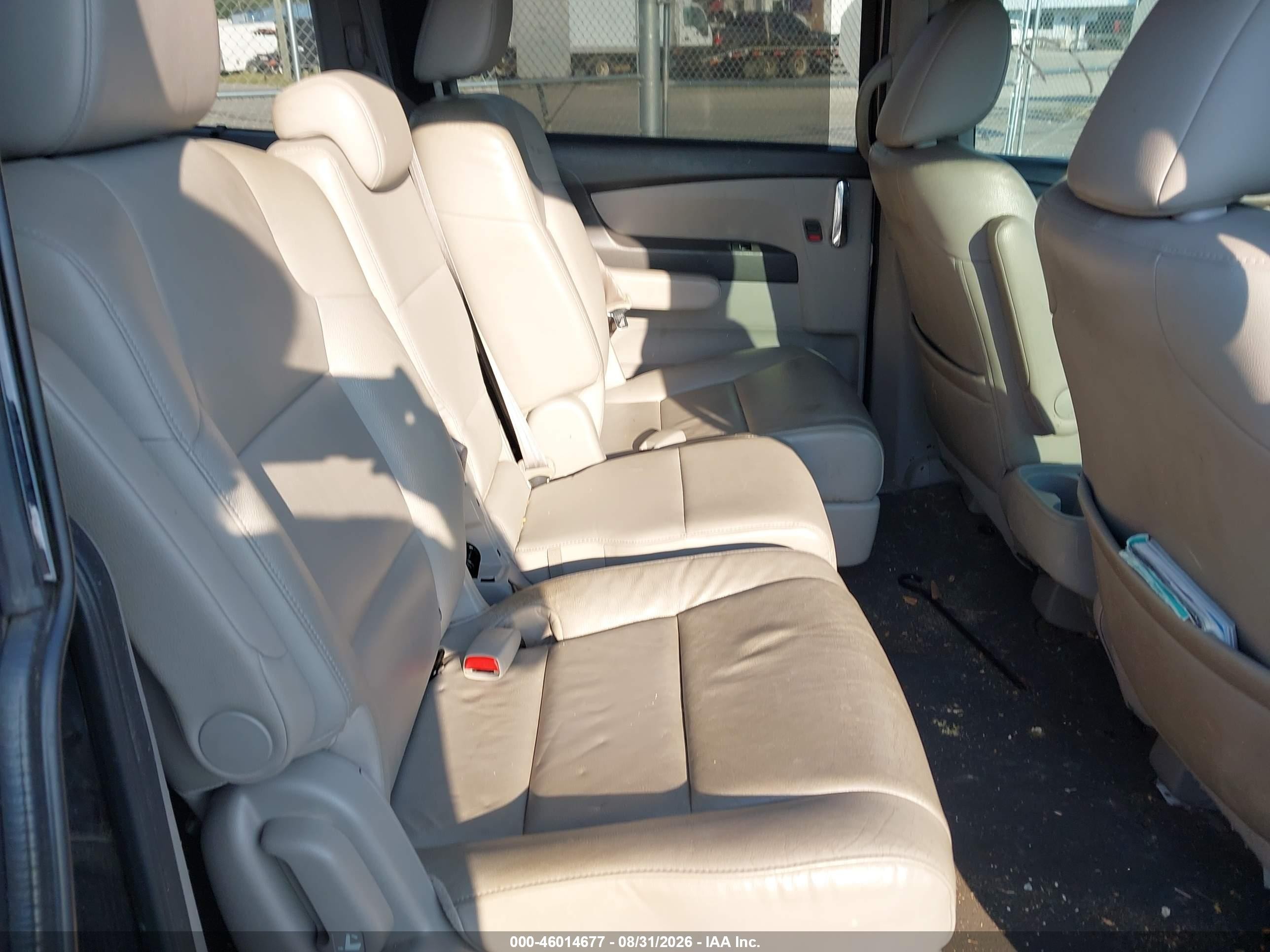 2015 Honda Odyssey Touring/touring Elite Gray vin: 5FNRL5H9XFB037940
