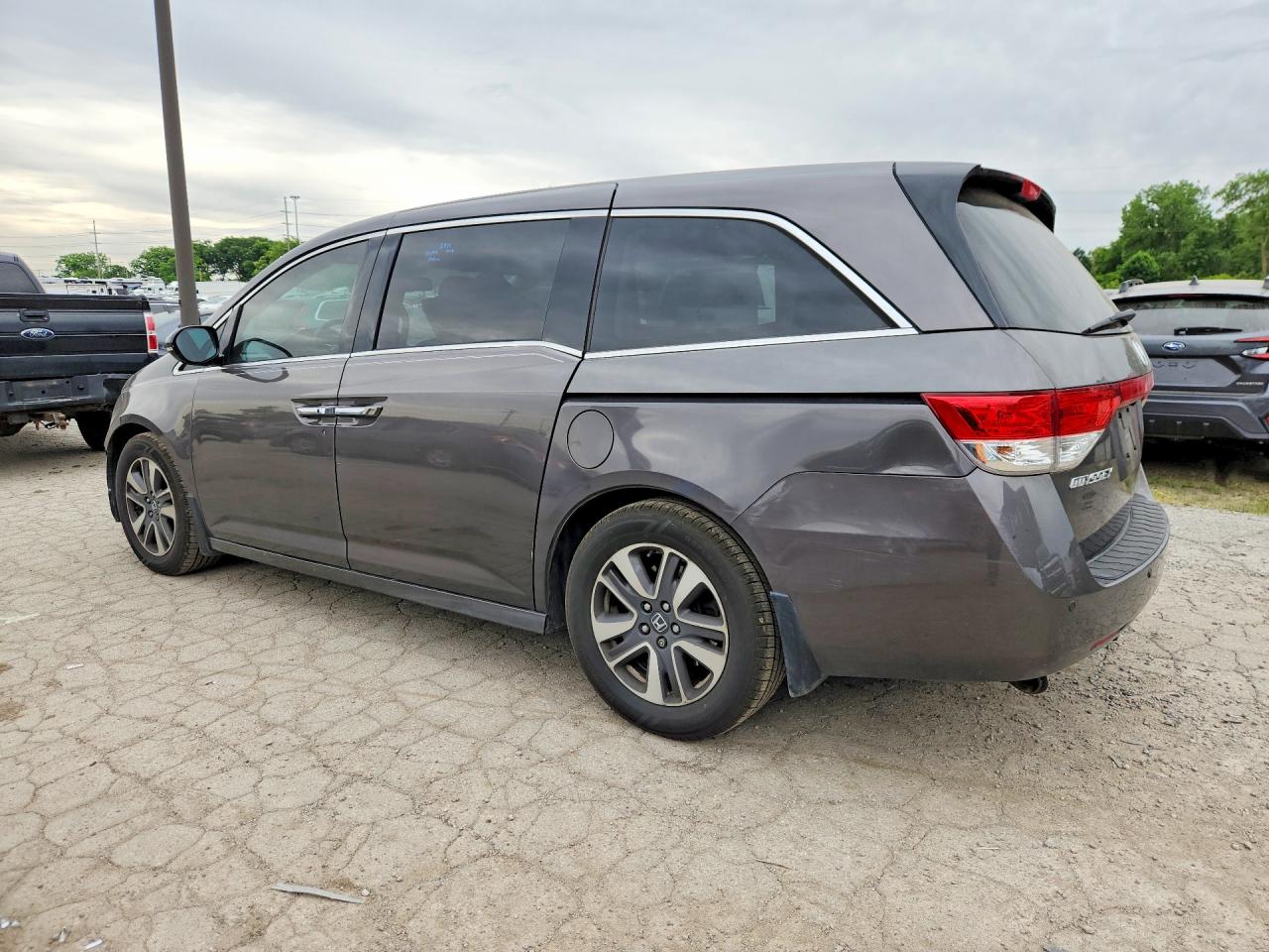 2015 Honda Odyssey Touring Серый vin: 5FNRL5H9XFB075913