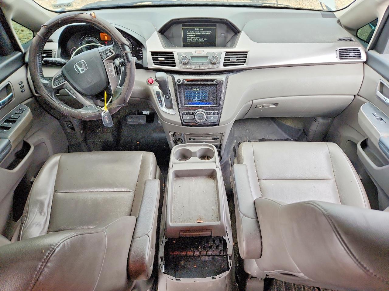2015 Honda Odyssey Touring Silver vin: 5FNRL5H9XFB086328