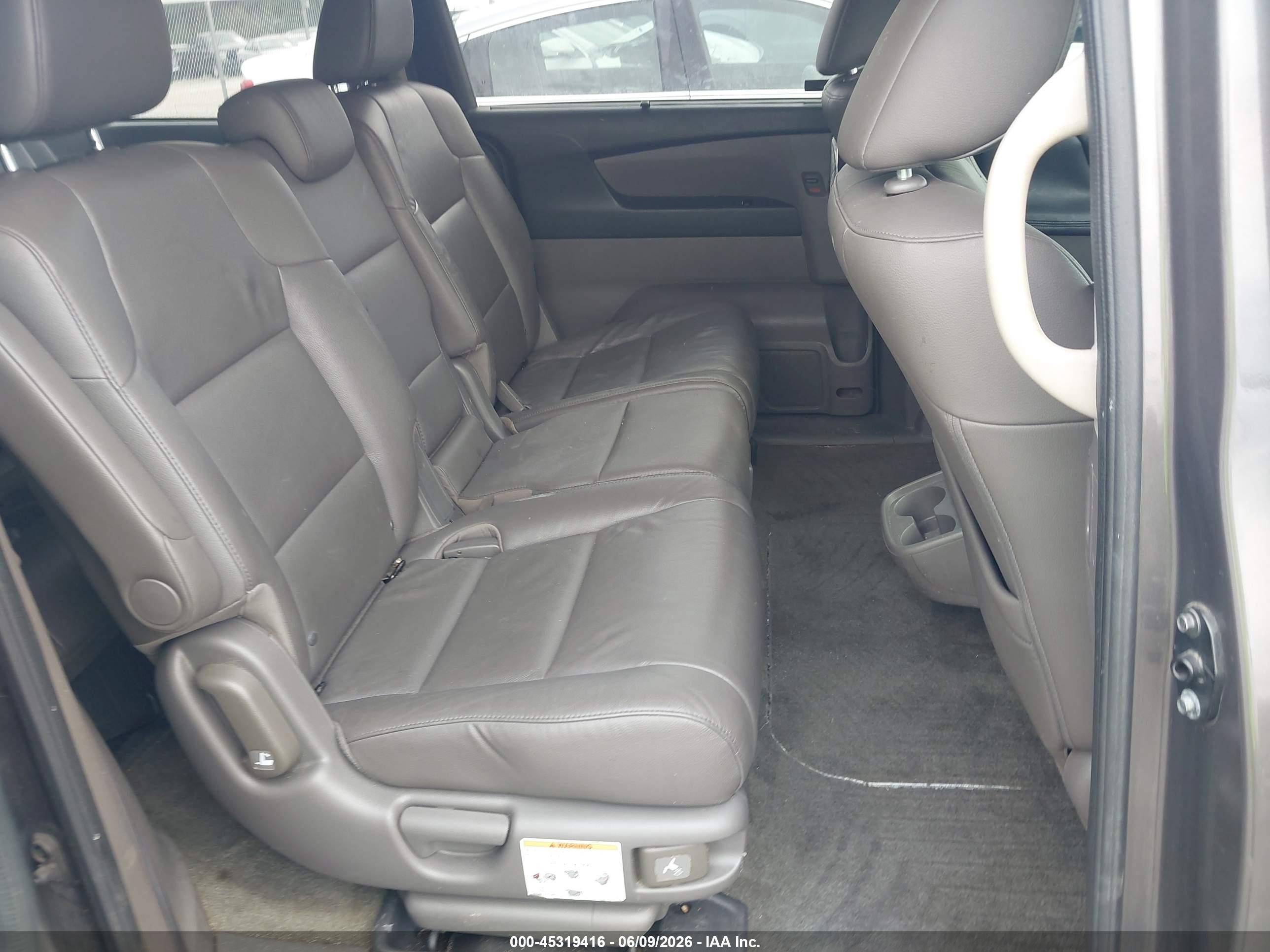2015 Honda Odyssey Touring/touring Elite Gray vin: 5FNRL5H9XFB103595