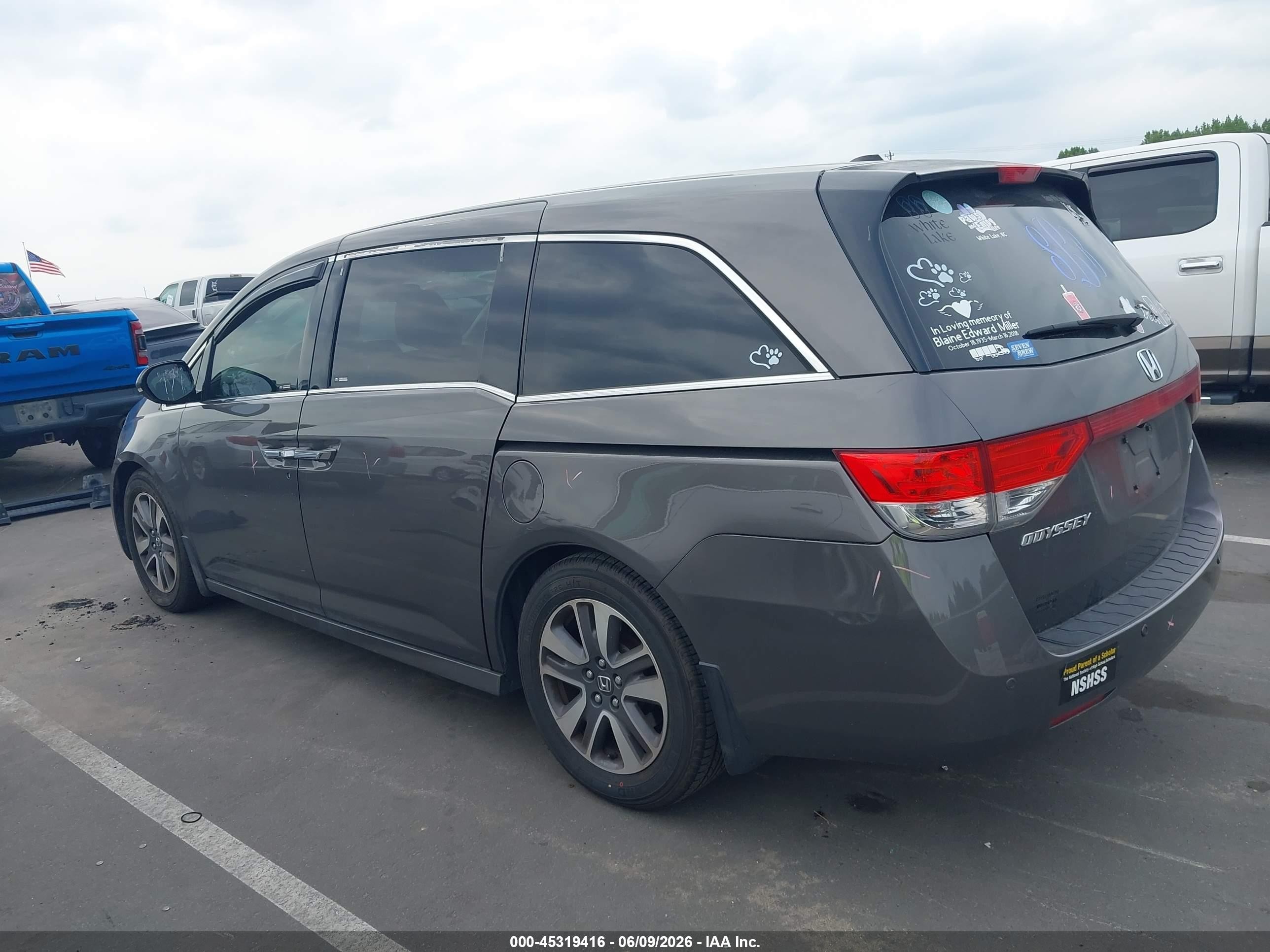 2015 Honda Odyssey Touring/touring Elite Gray vin: 5FNRL5H9XFB103595