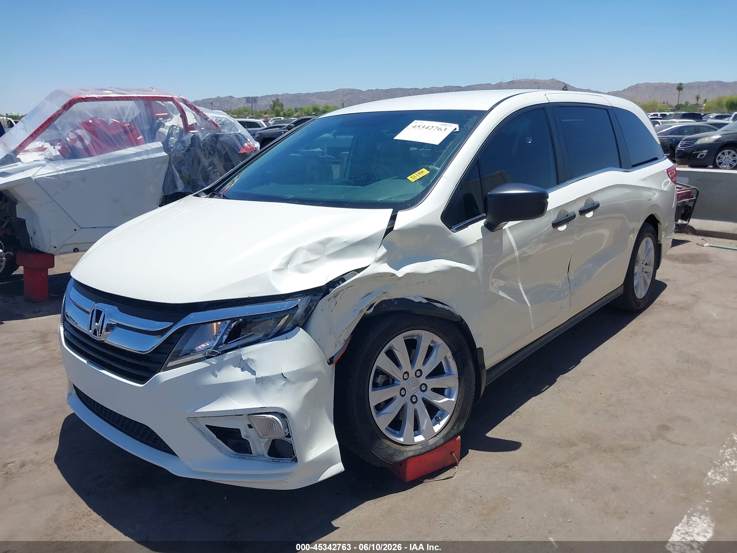 2019 Honda Odyssey Lx White vin: 5FNRL6H21KB065810