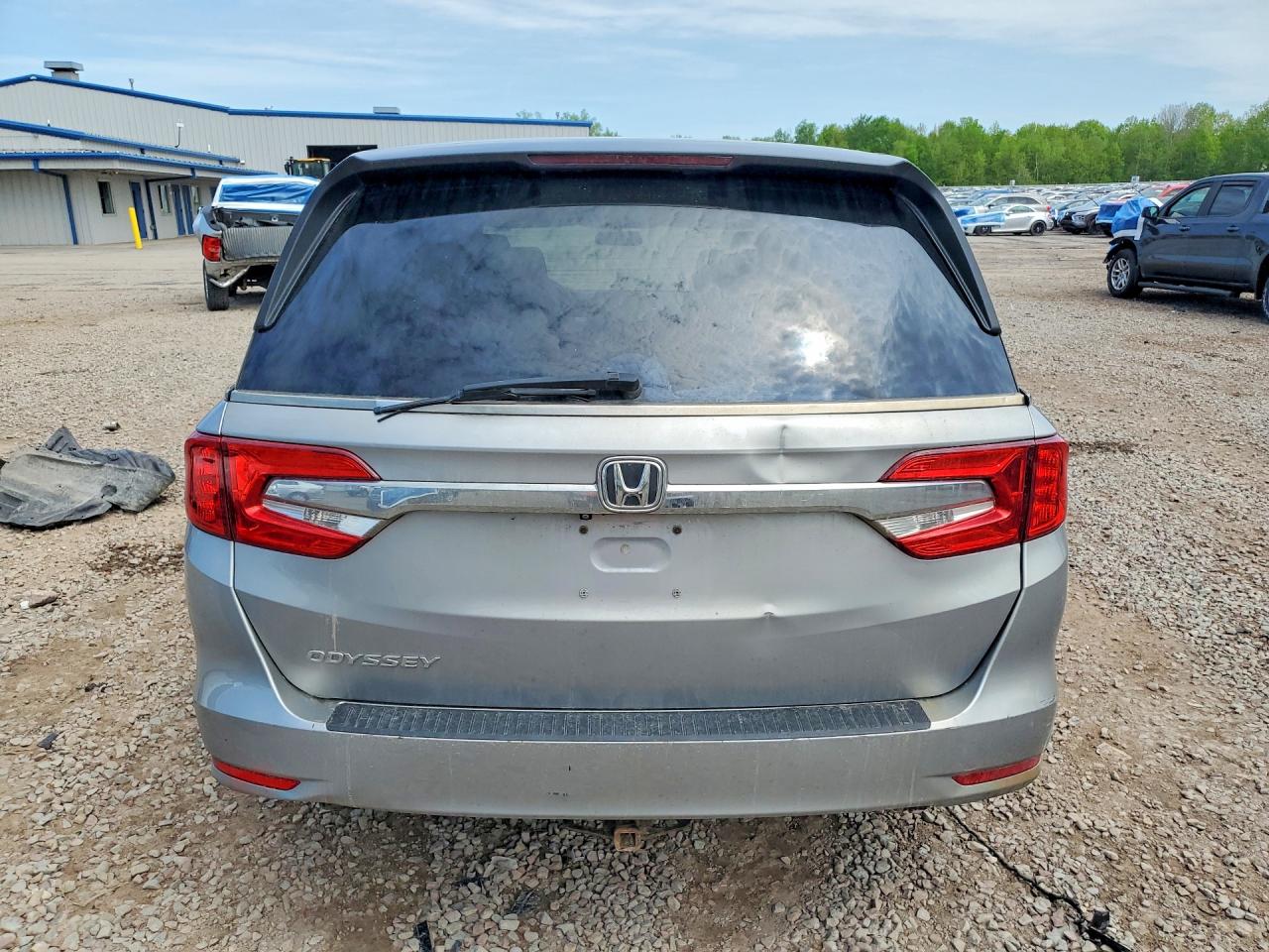 2019 Honda Odyssey Lx Silver vin: 5FNRL6H23KB125084