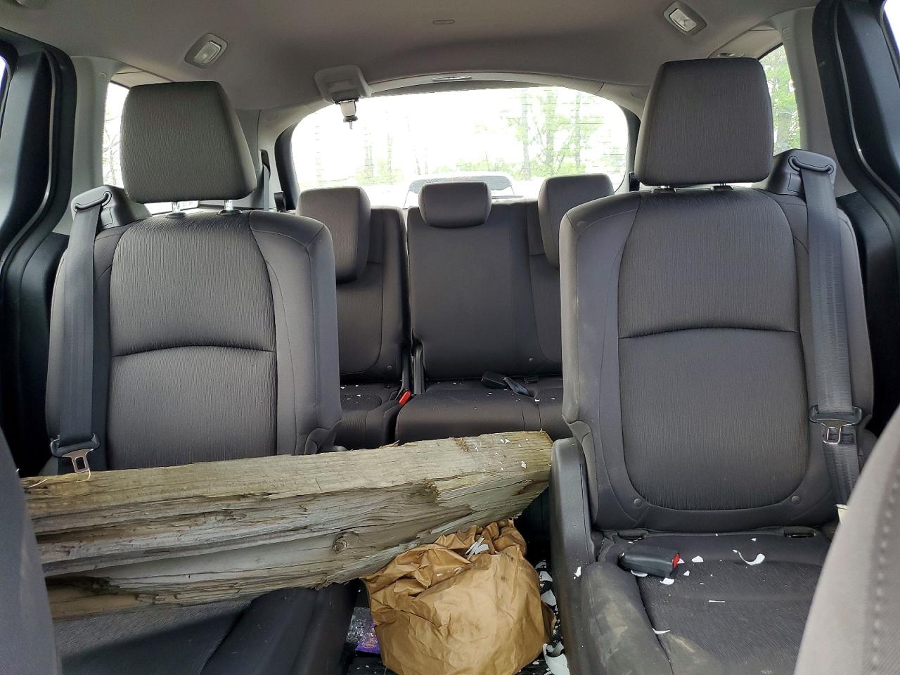 2019 Honda Odyssey Lx Silver vin: 5FNRL6H23KB125084
