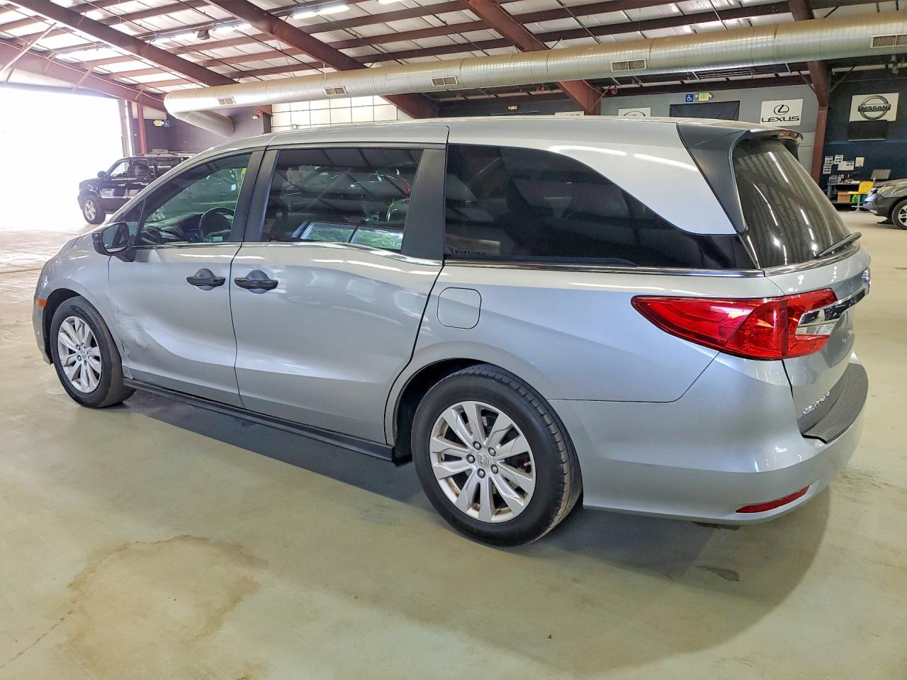 2018 Honda Odyssey Lx Silver vin: 5FNRL6H26JB100064