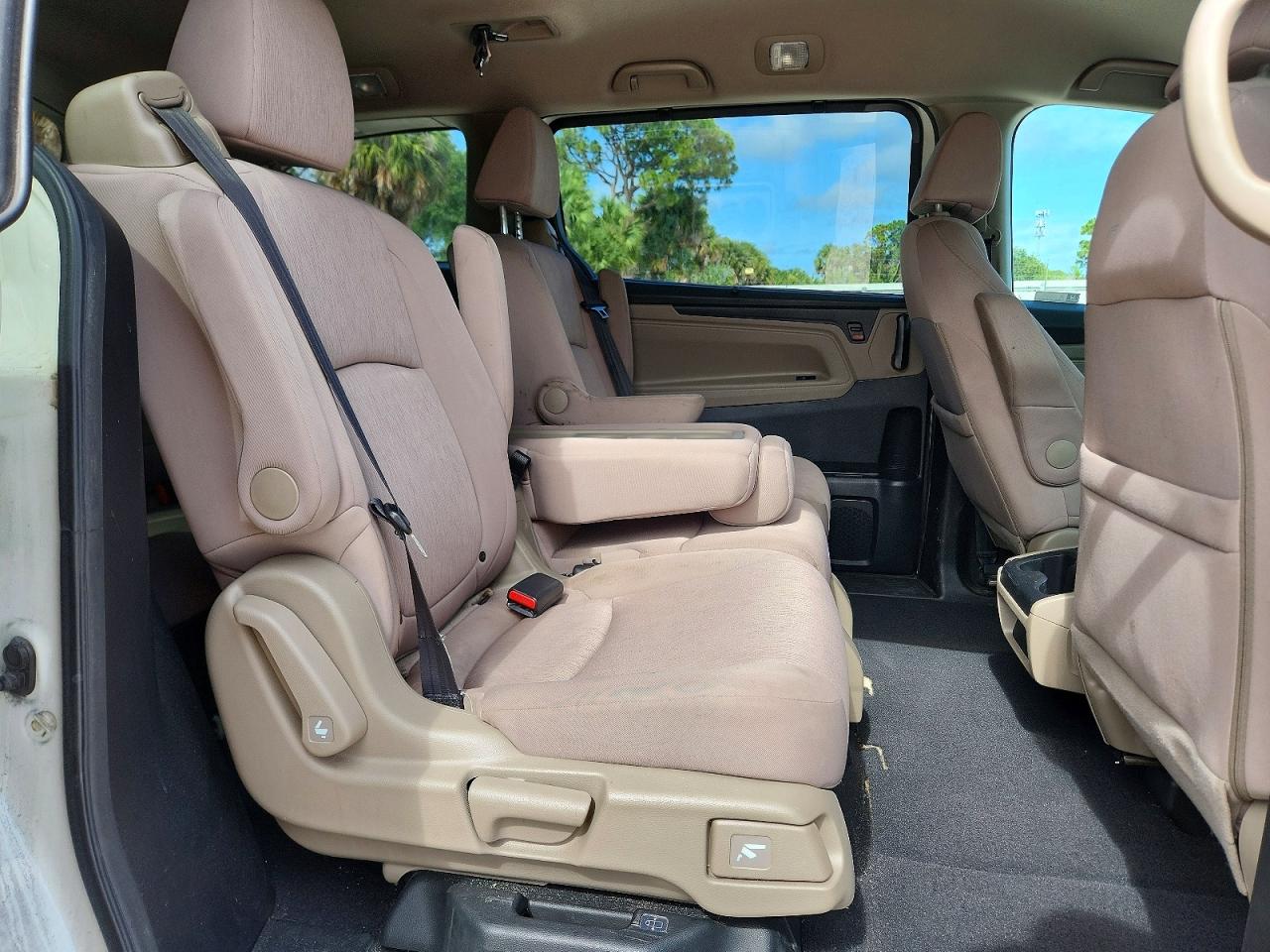 2019 Honda Odyssey Ex White vin: 5FNRL6H50KB062181