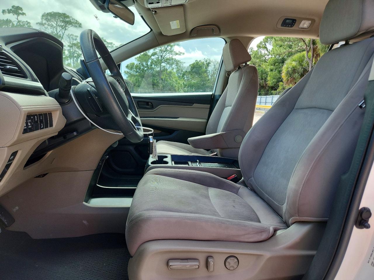2019 Honda Odyssey Ex White vin: 5FNRL6H50KB062181