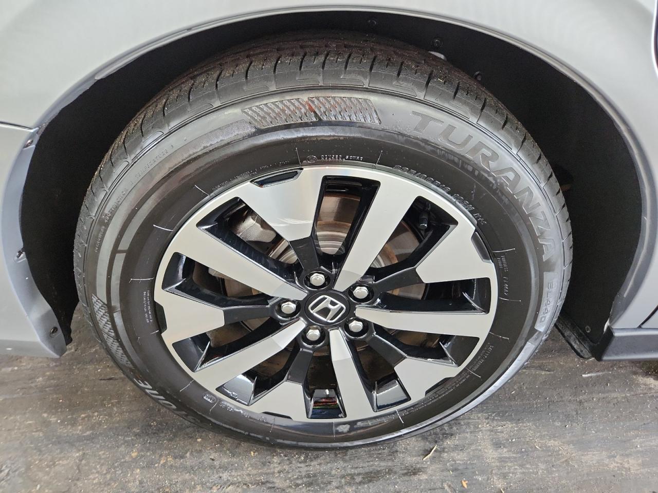 2025 Honda Odyssey Exl Silver vin: 5FNRL6H60SB080270 Damage: Right Rear Tire, Worn, Replacement Required