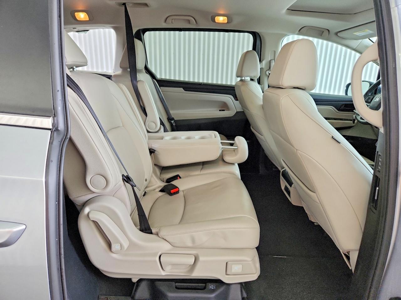 2025 Honda Odyssey Exl Silver vin: 5FNRL6H60SB080270