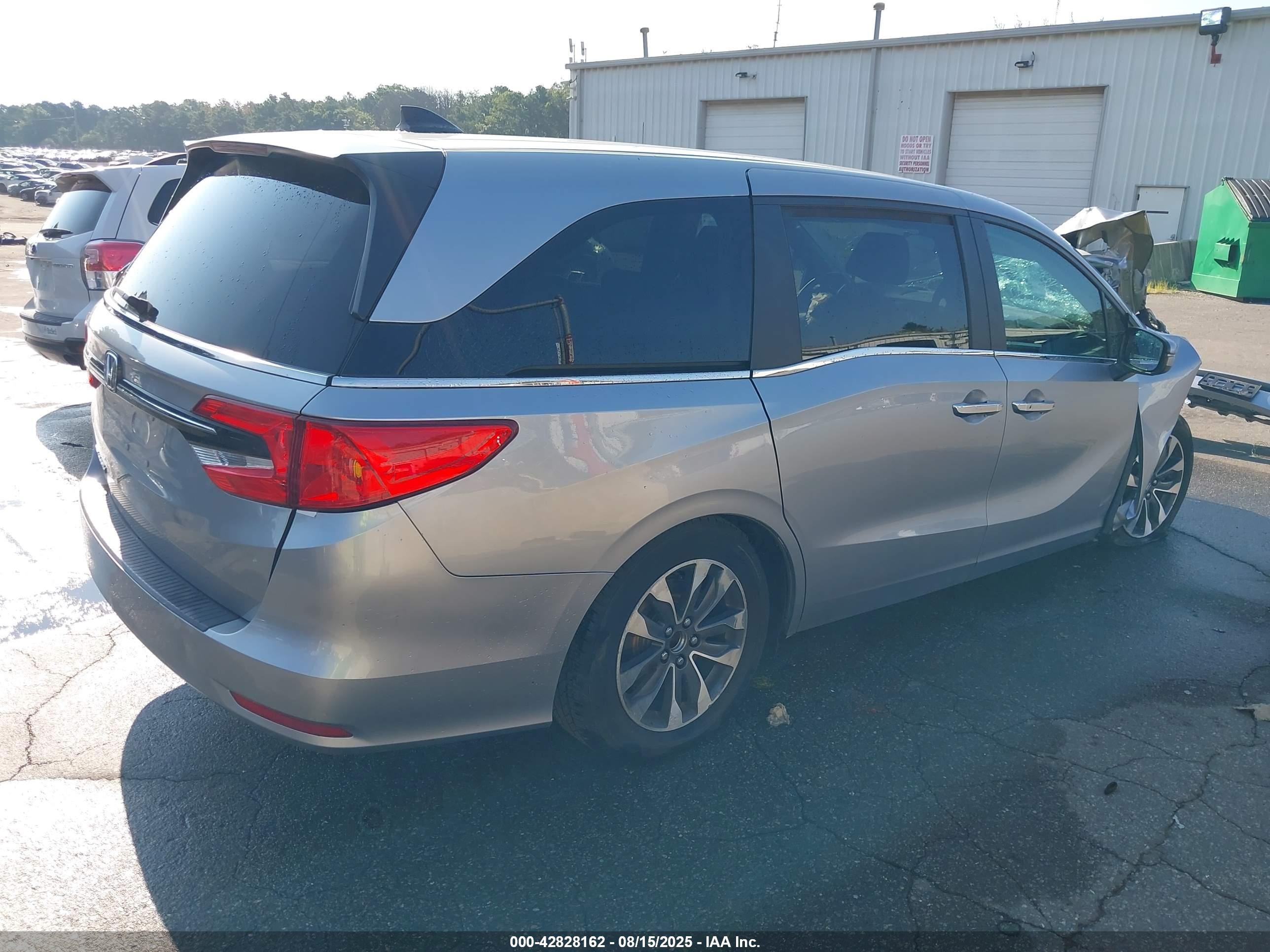 2024 Honda Odyssey Ex-l Silver vin: 5FNRL6H63RB065563