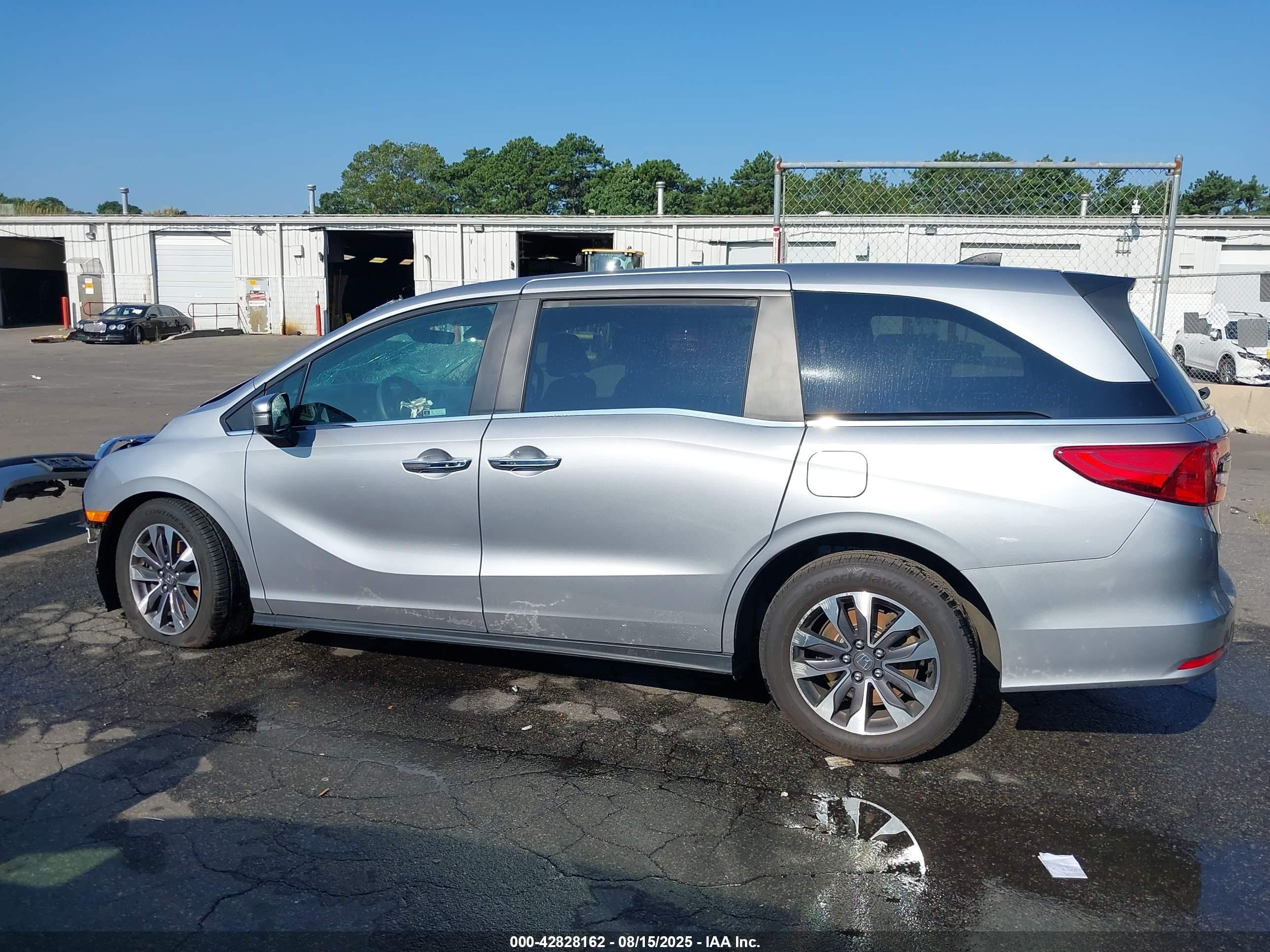 2024 Honda Odyssey Ex-l Silver vin: 5FNRL6H63RB065563