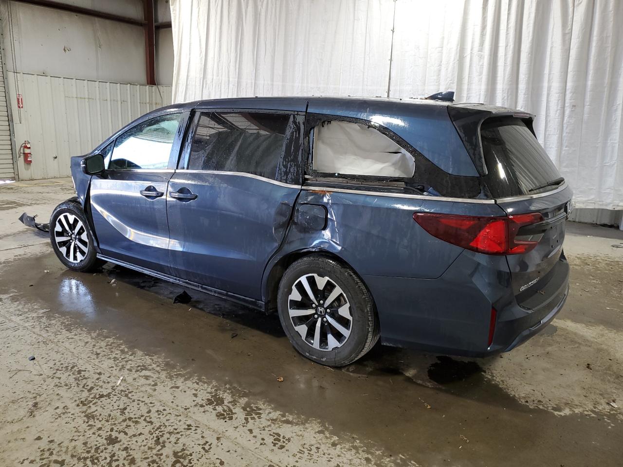 2025 Honda Odyssey Exl Синий vin: 5FNRL6H63SB073426 Damage: Left Qtr Panel, Severe Damage, Replacement Required